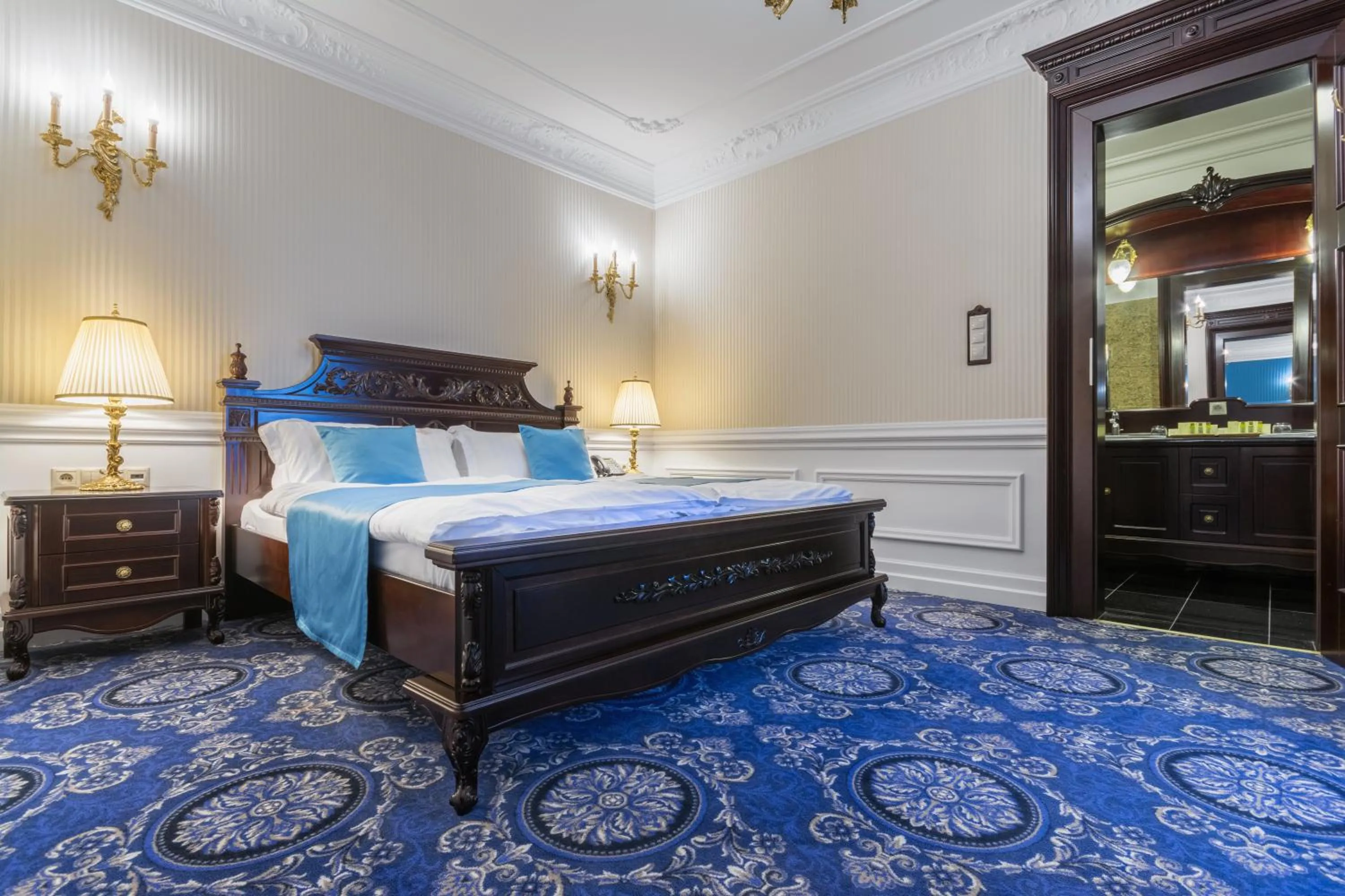 Bed in Forgách Kastély