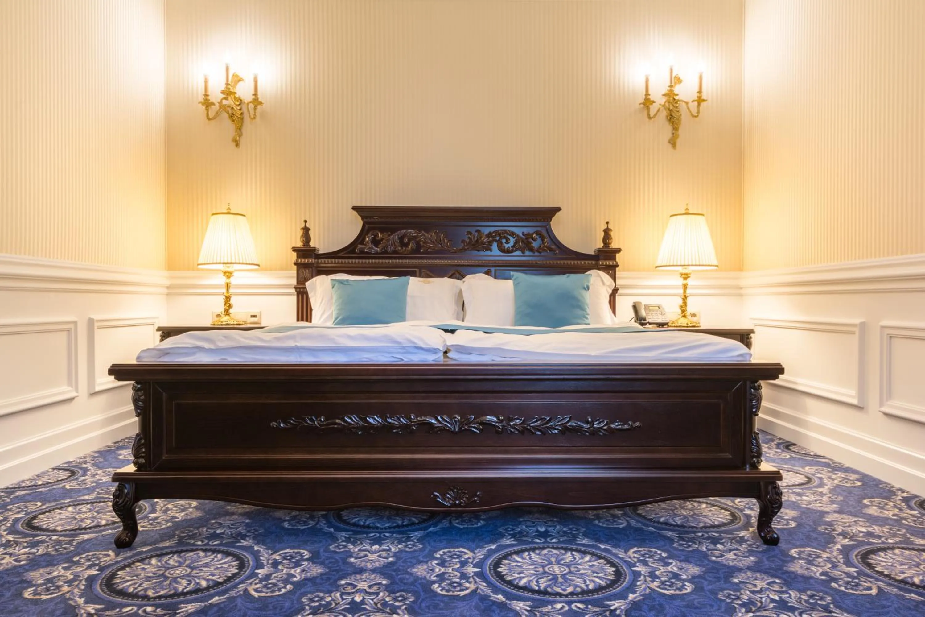 Bed in Forgách Kastély