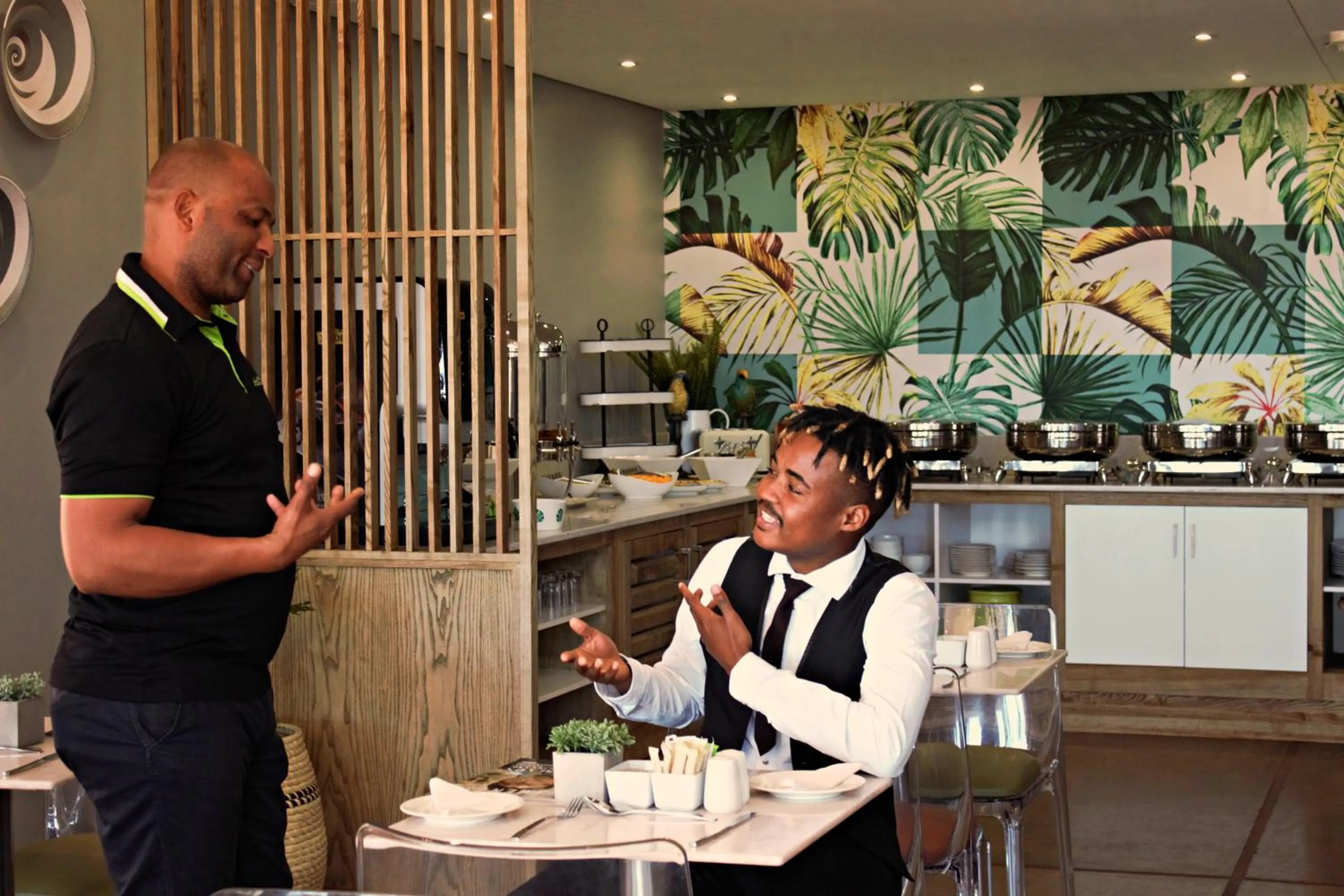 Restaurant/places to eat in aha Kathu Hotel