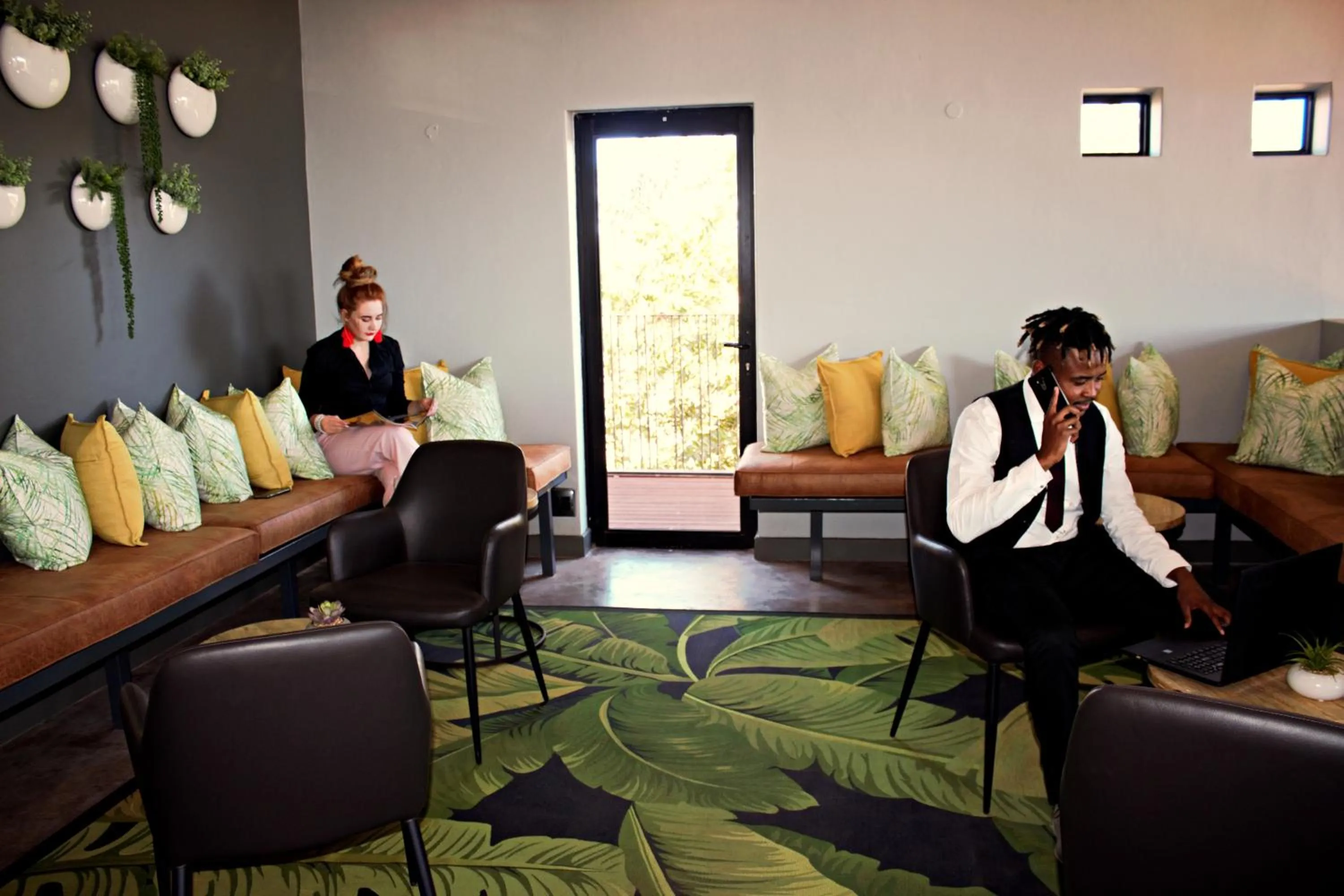 Restaurant/places to eat in aha Kathu Hotel