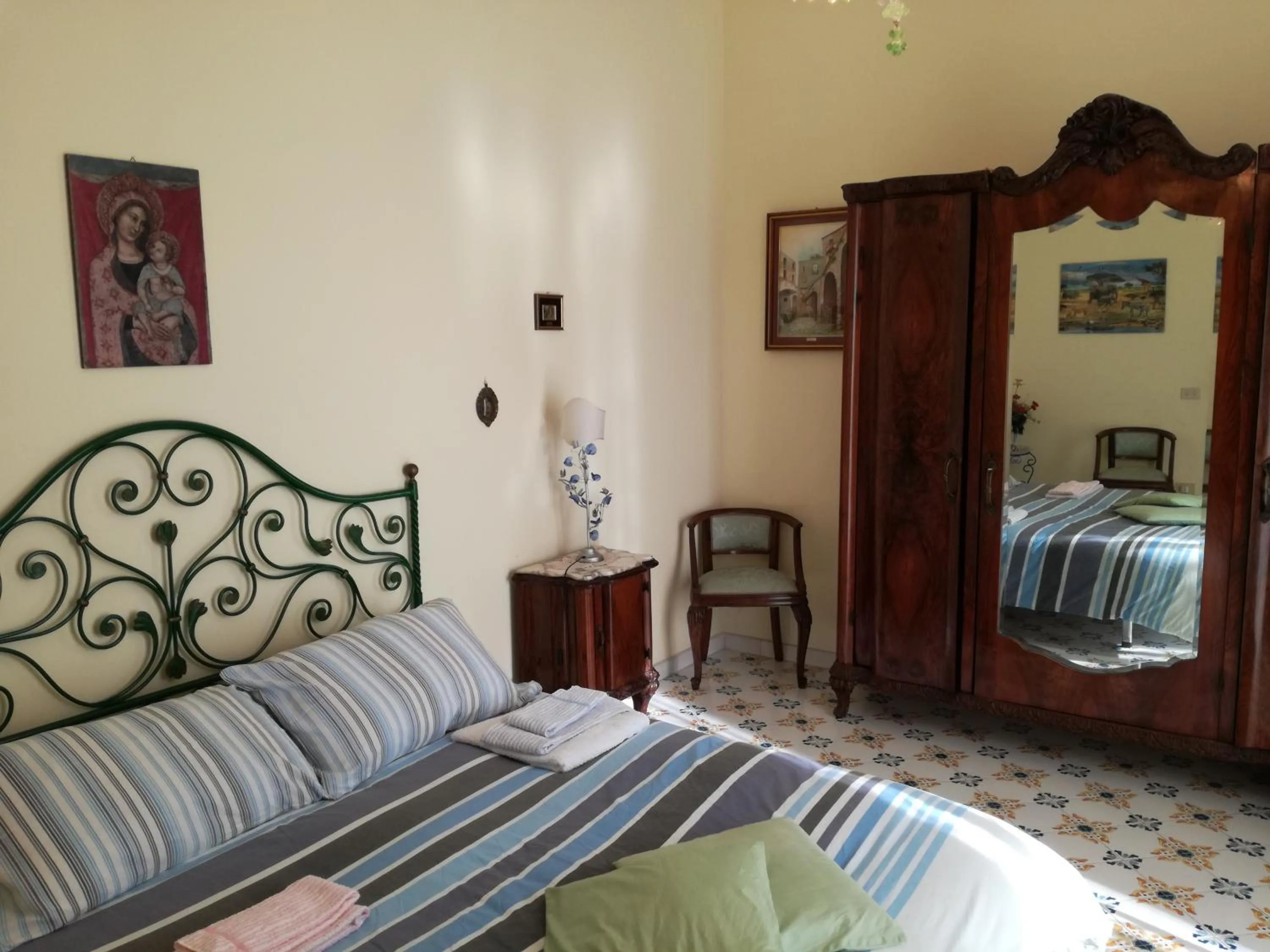 Bed in B&B Ap