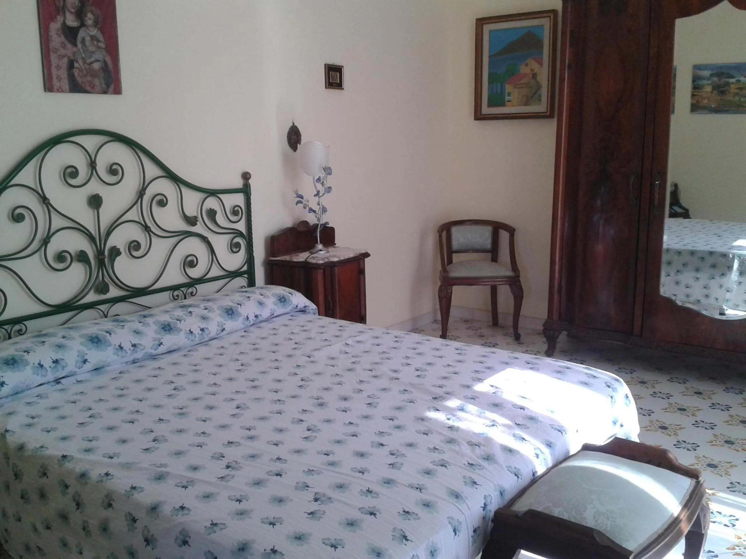 Photo of the whole room in B&B Ap