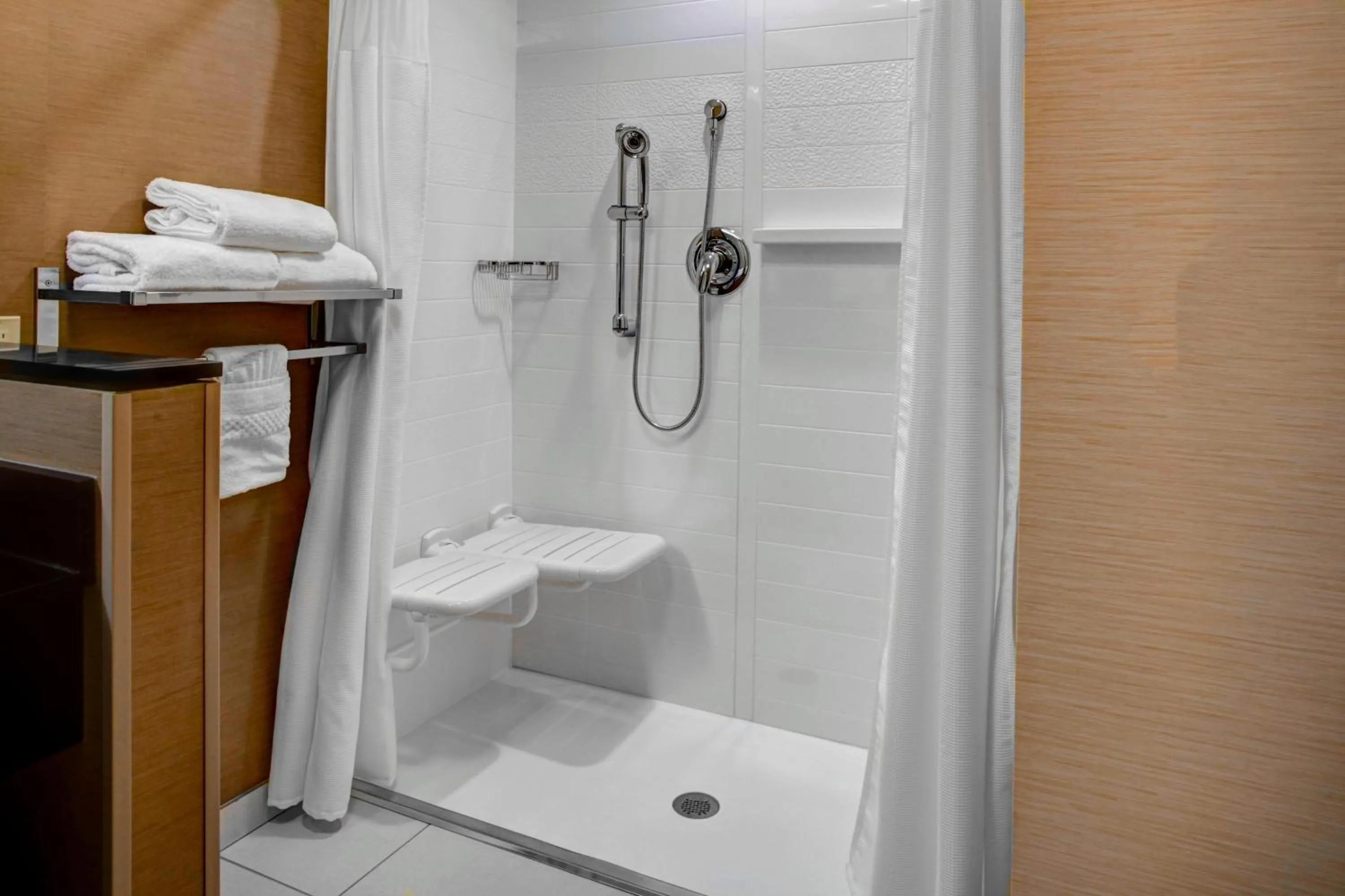Bathroom in Fairfield Inn & Suites by Marriott Douglas