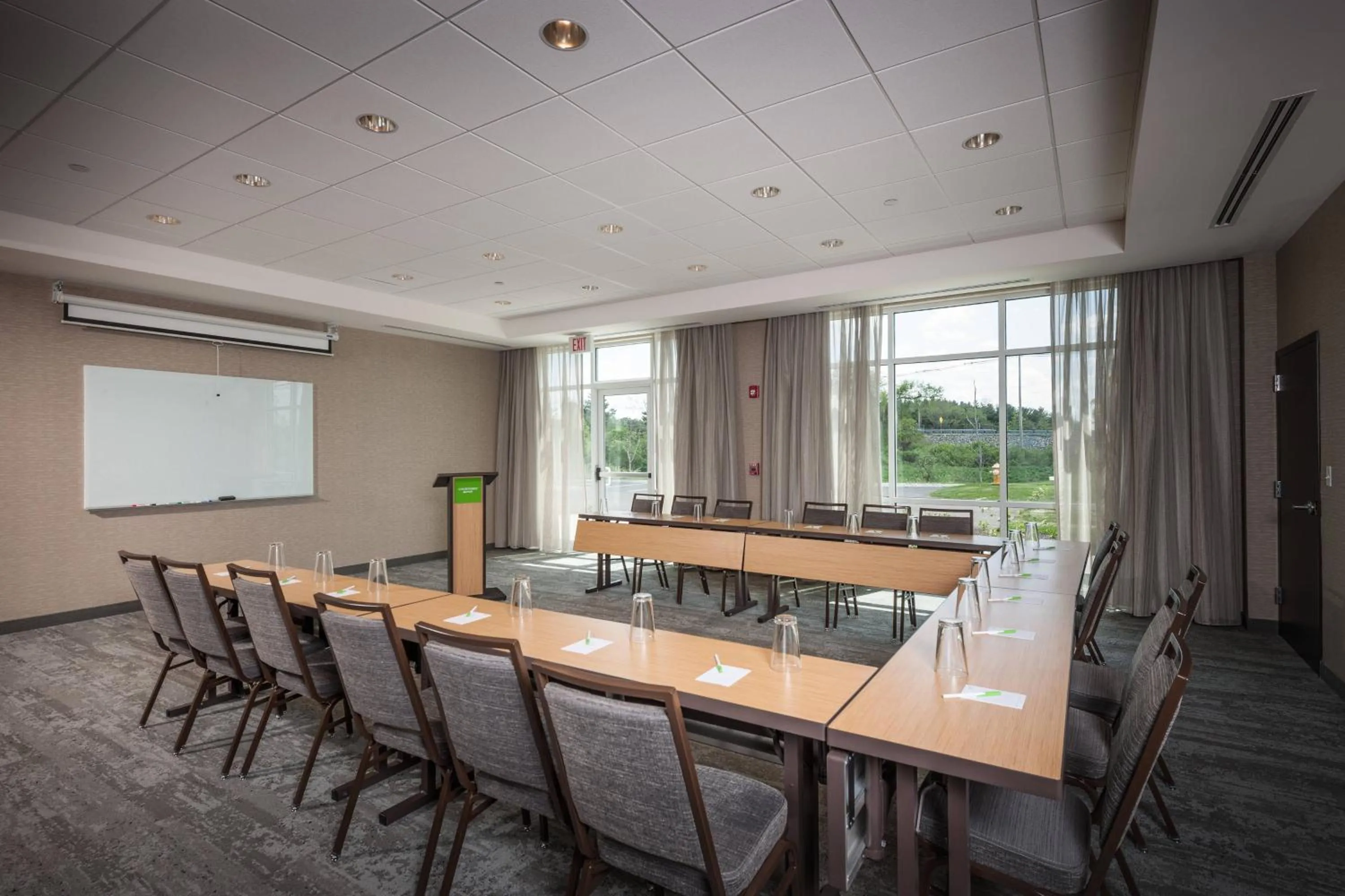 Meeting/conference room in Courtyard by Marriott Boston Littleton