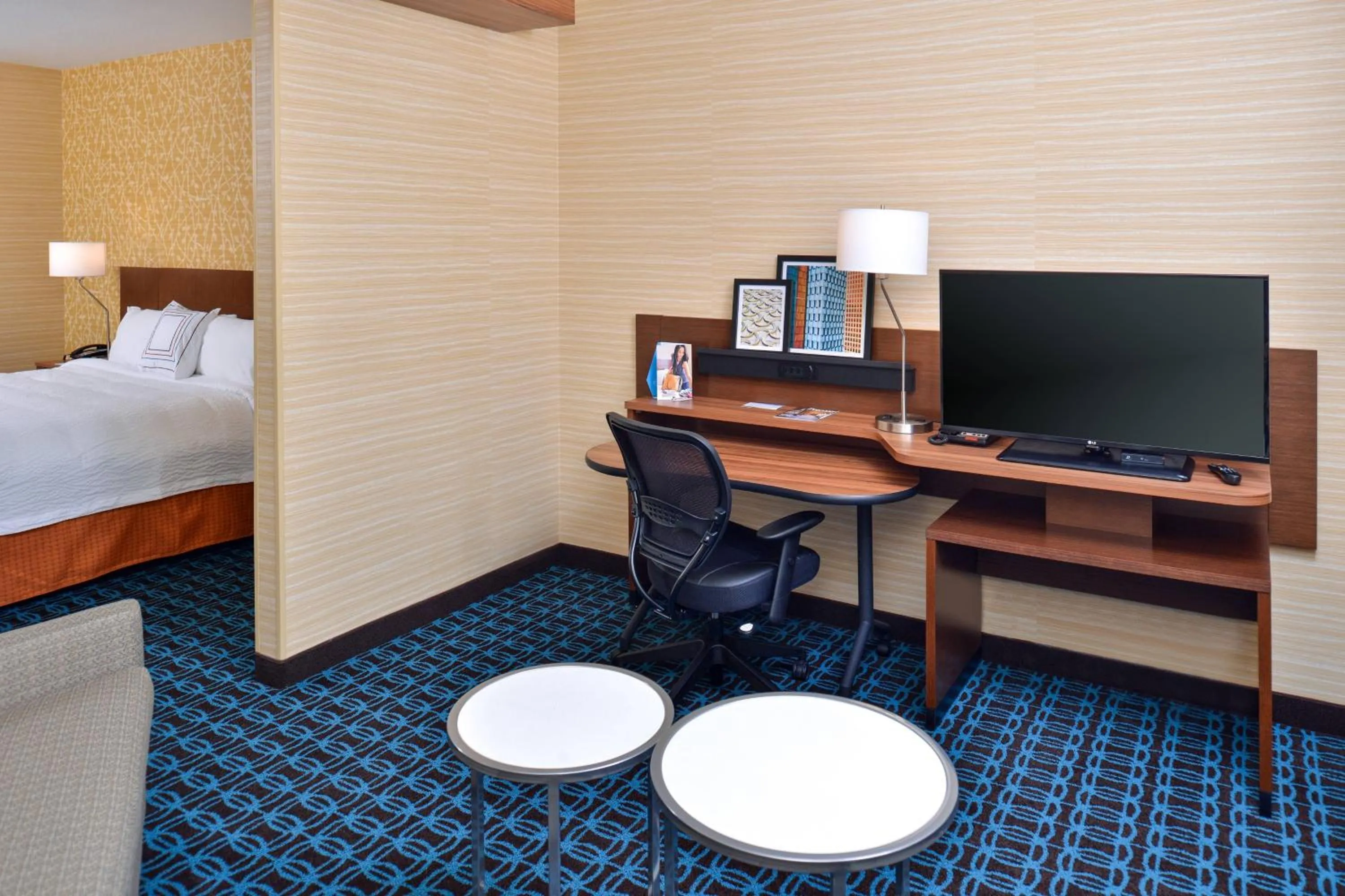 Photo of the whole room, Bed in Fairfield Inn & Suites by Marriott Sacramento Airport Woodland