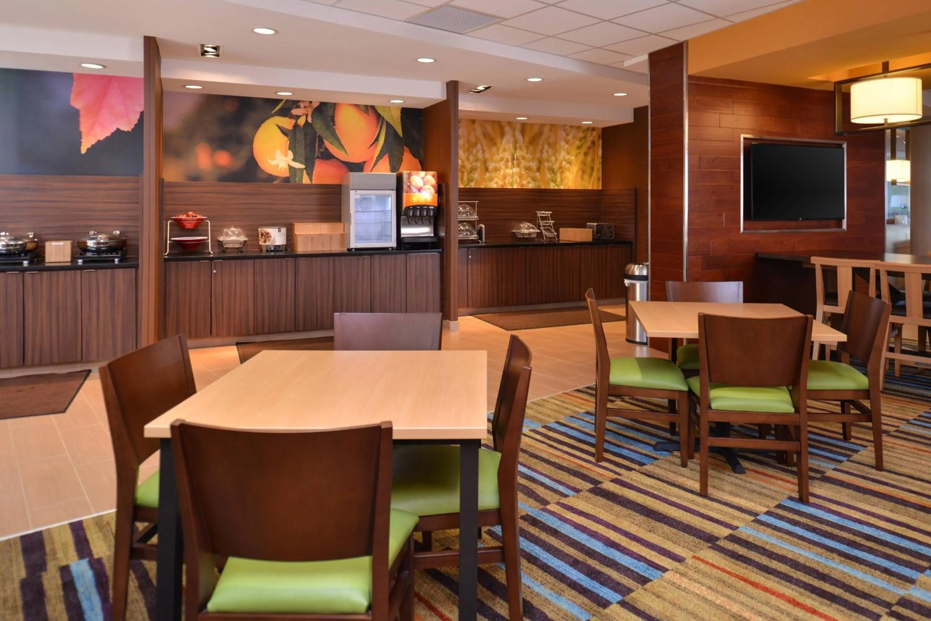 Breakfast in Fairfield Inn & Suites by Marriott Sacramento Airport Woodland
