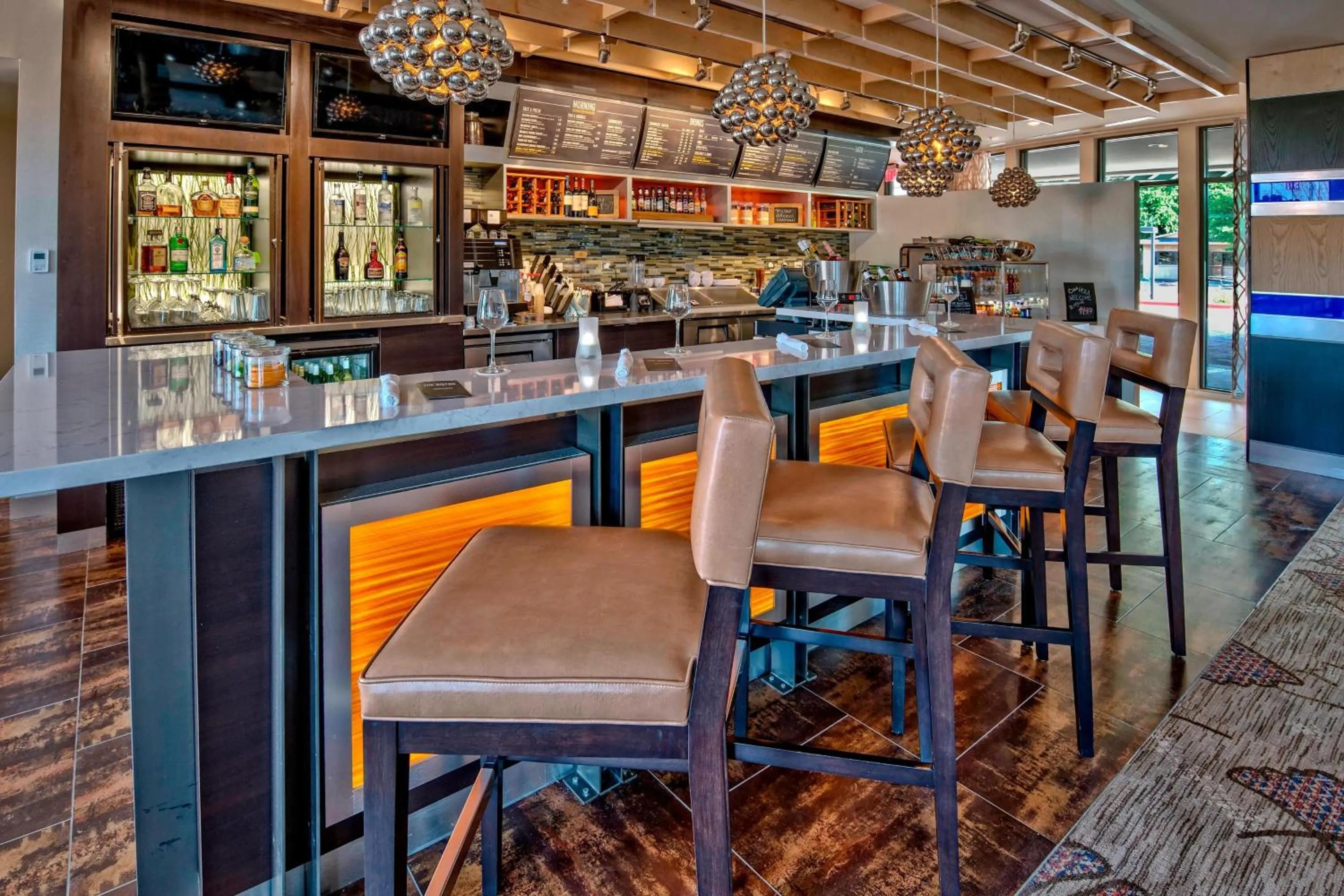 Lounge or bar in Courtyard by Marriott Oxford