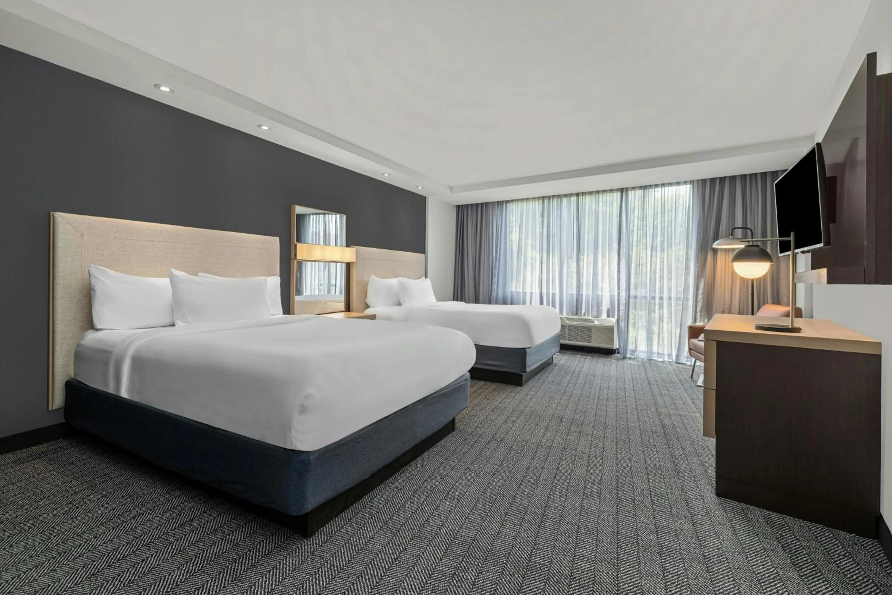 Photo of the whole room, Bed in Courtyard by Marriott Oxford