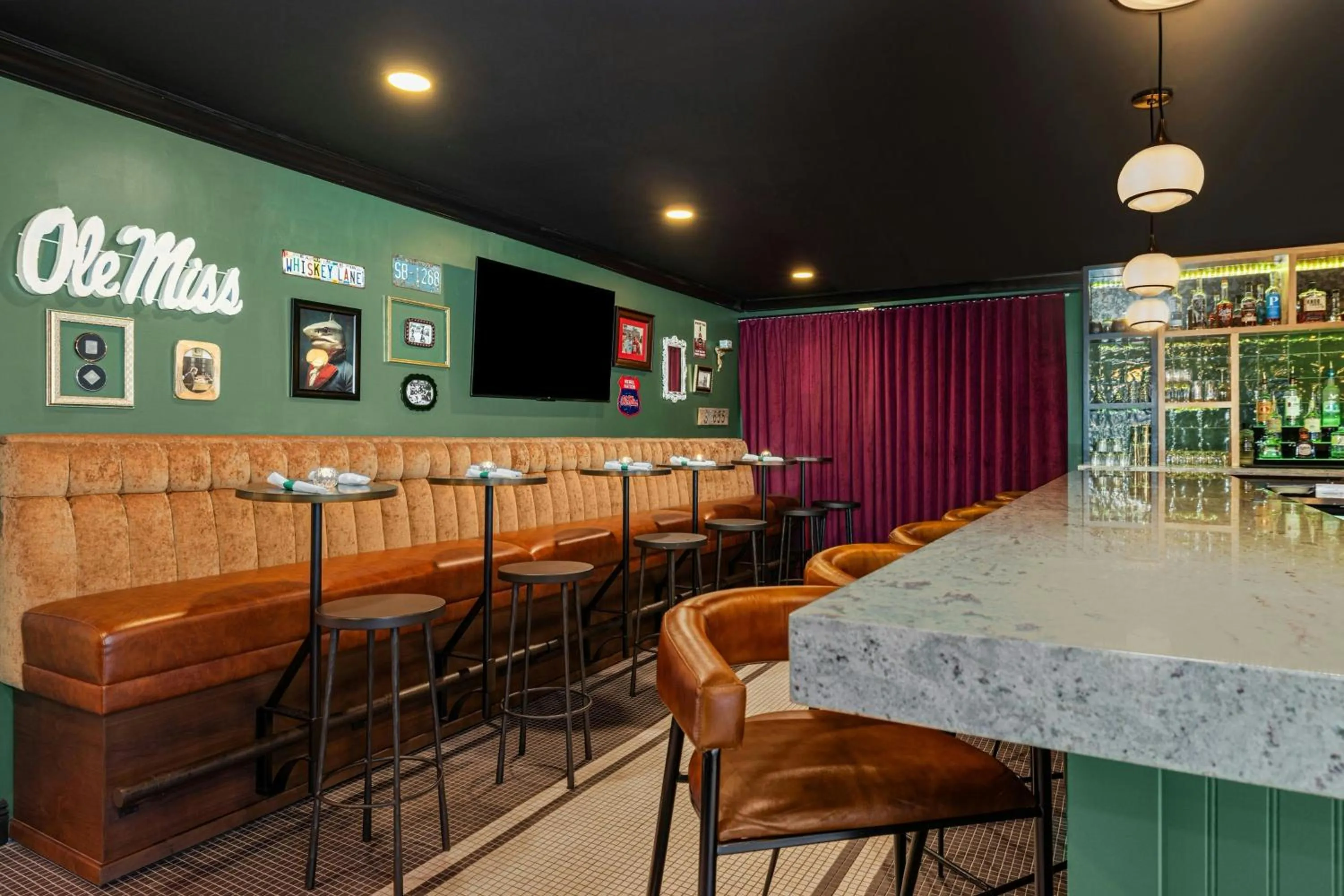 Lounge or bar in Courtyard by Marriott Oxford