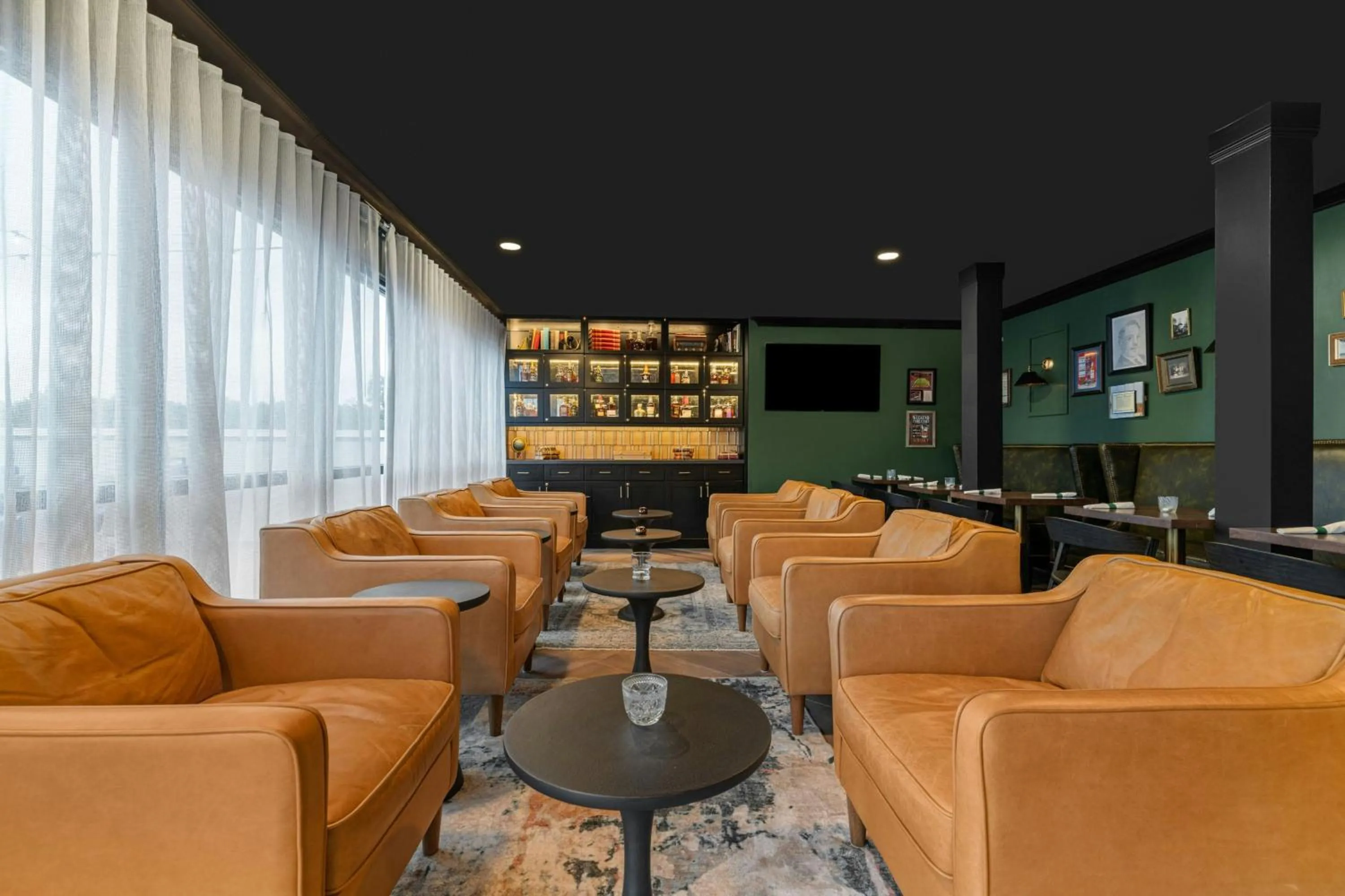 Restaurant/places to eat in Courtyard by Marriott Oxford