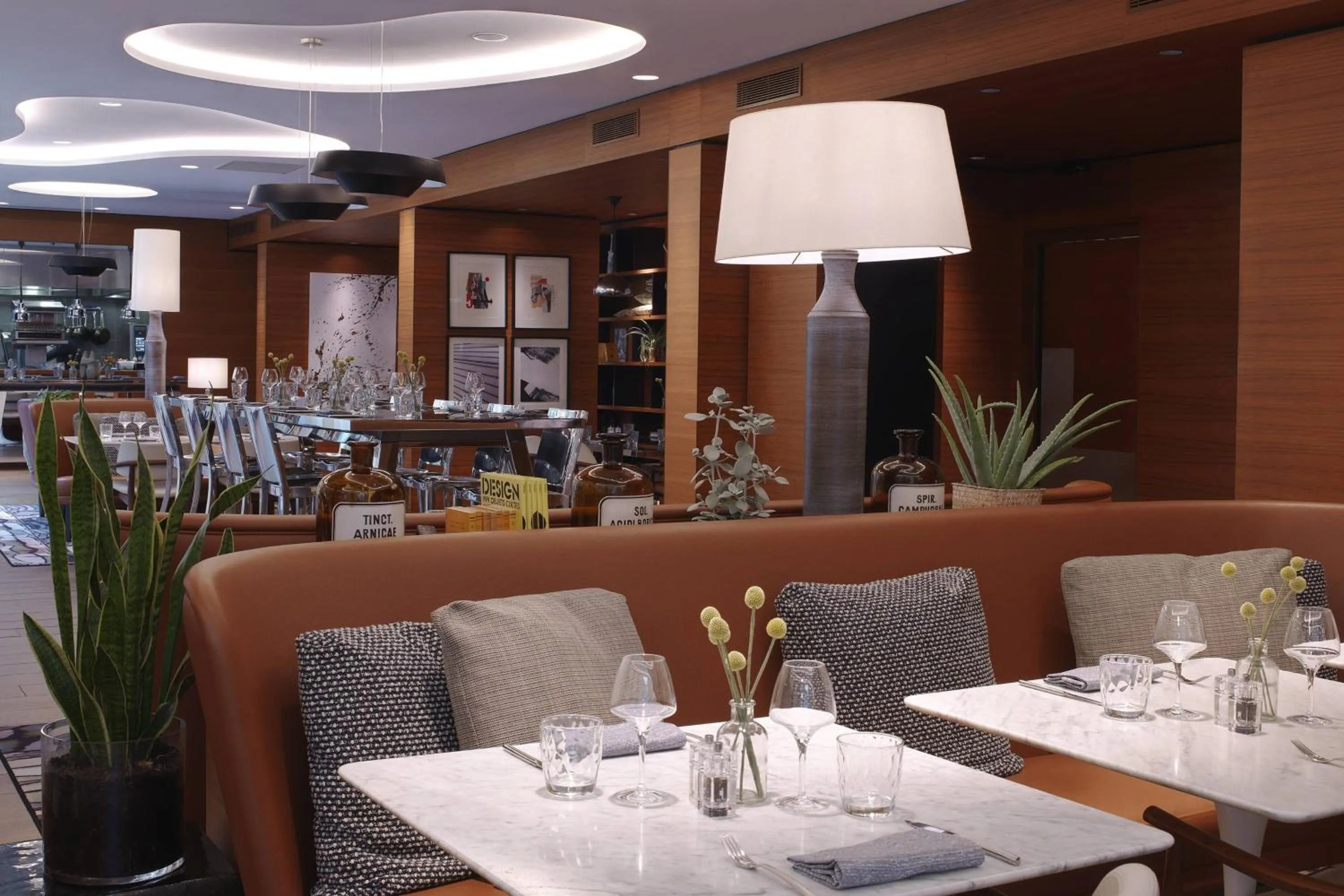 Restaurant/places to eat in Renaissance Paris Republique Hotel & Spa