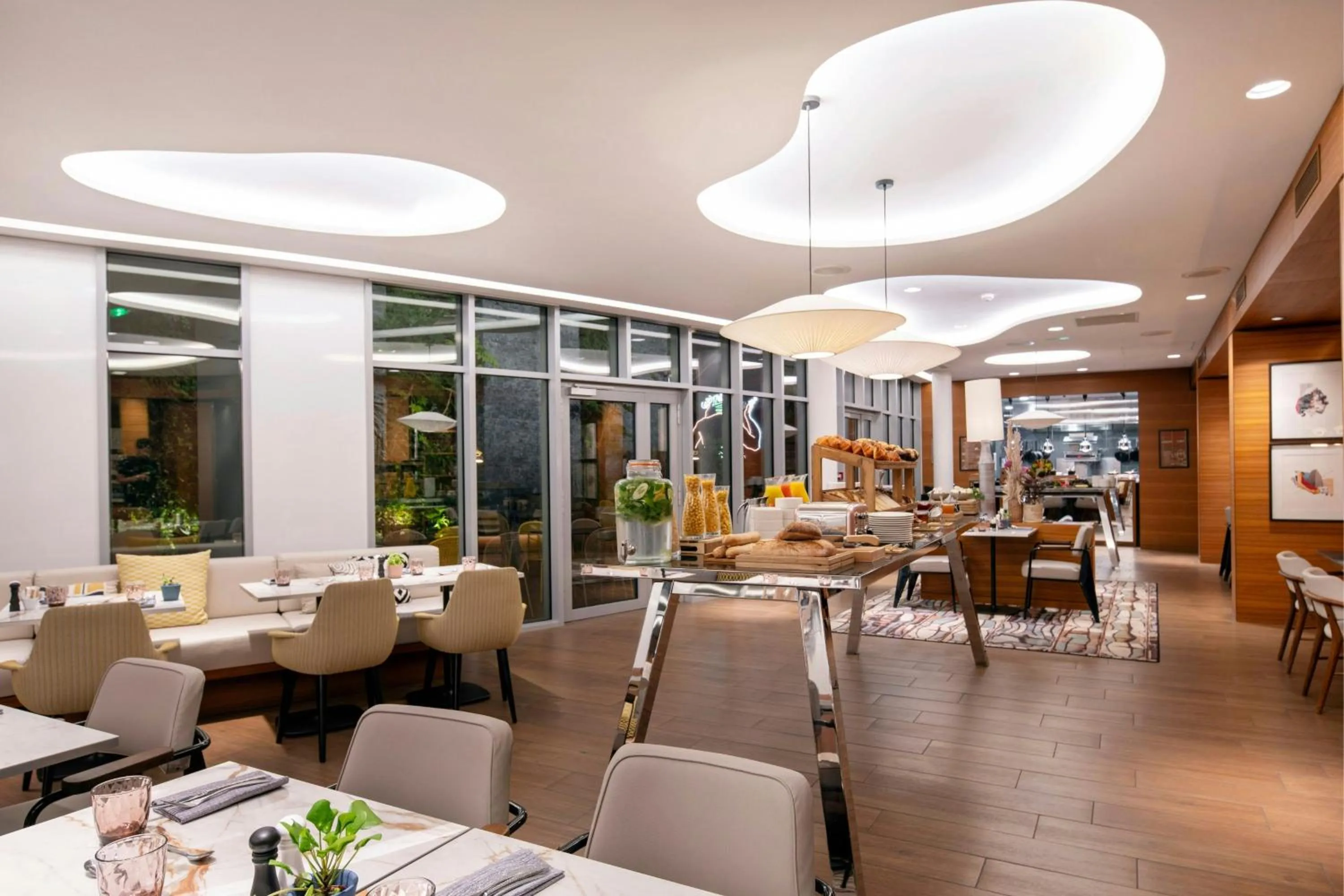 Breakfast in Renaissance Paris Republique Hotel & Spa