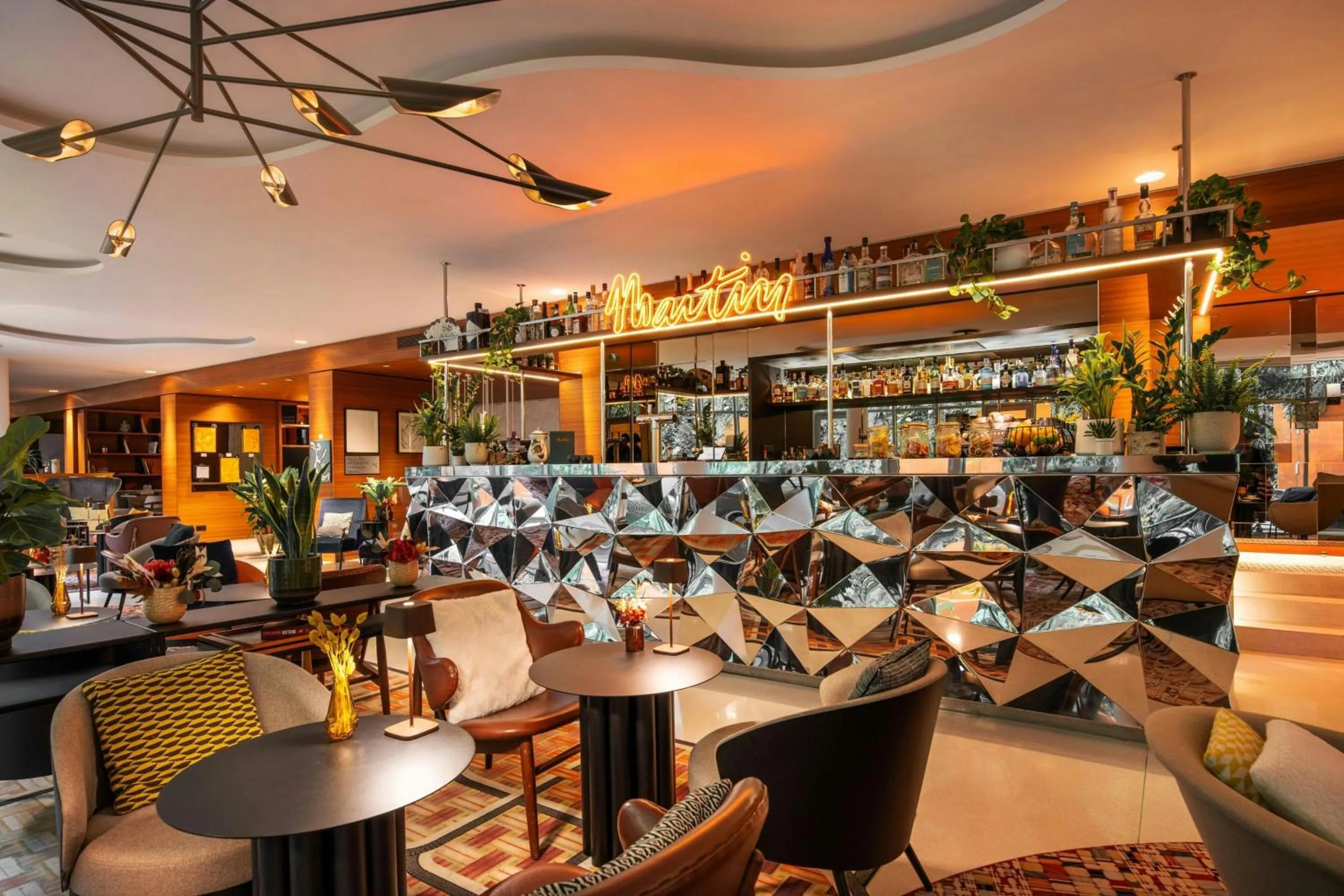 Lounge or bar in Renaissance Paris Republique Hotel & Spa