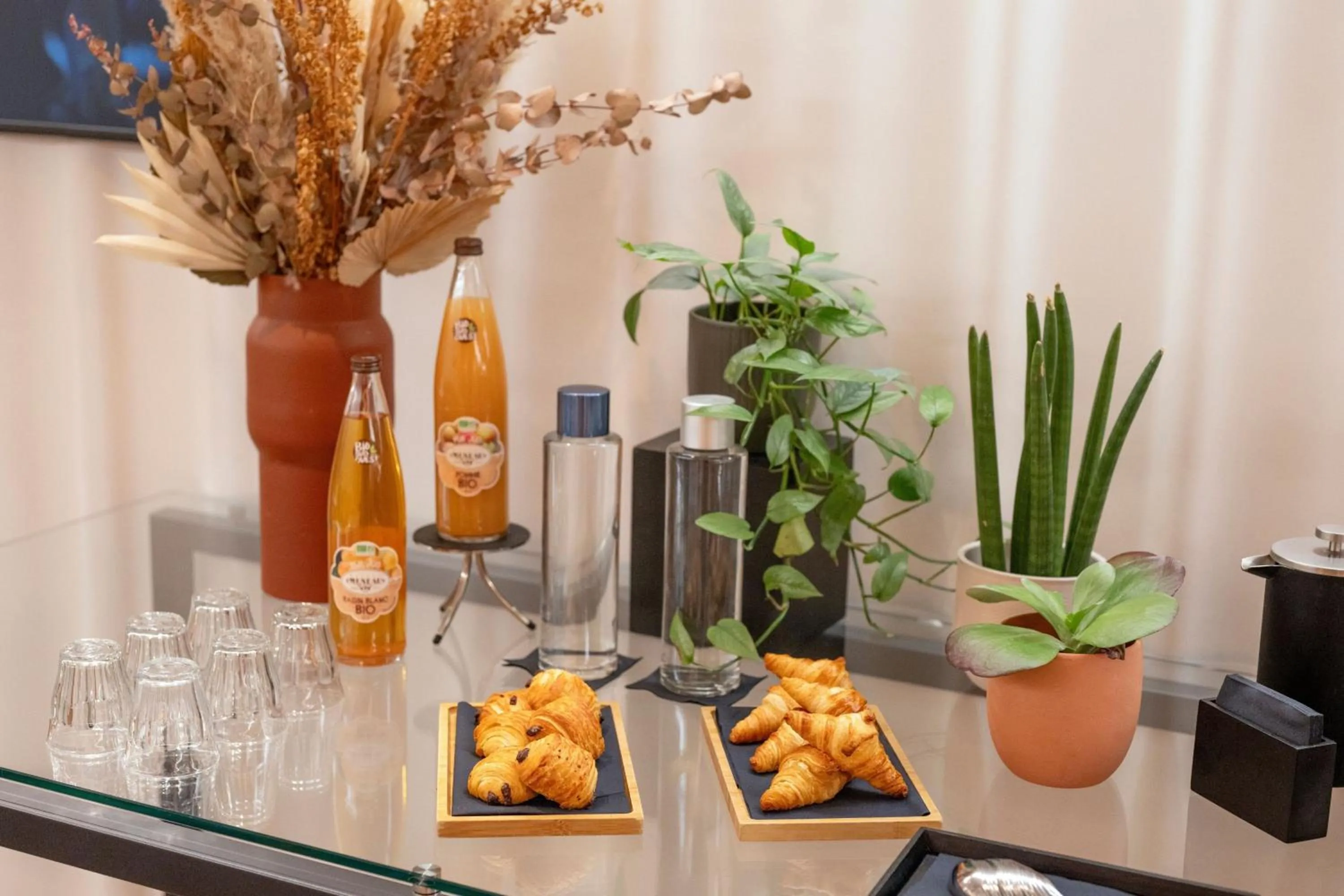 Meeting/conference room in Renaissance Paris Republique Hotel & Spa