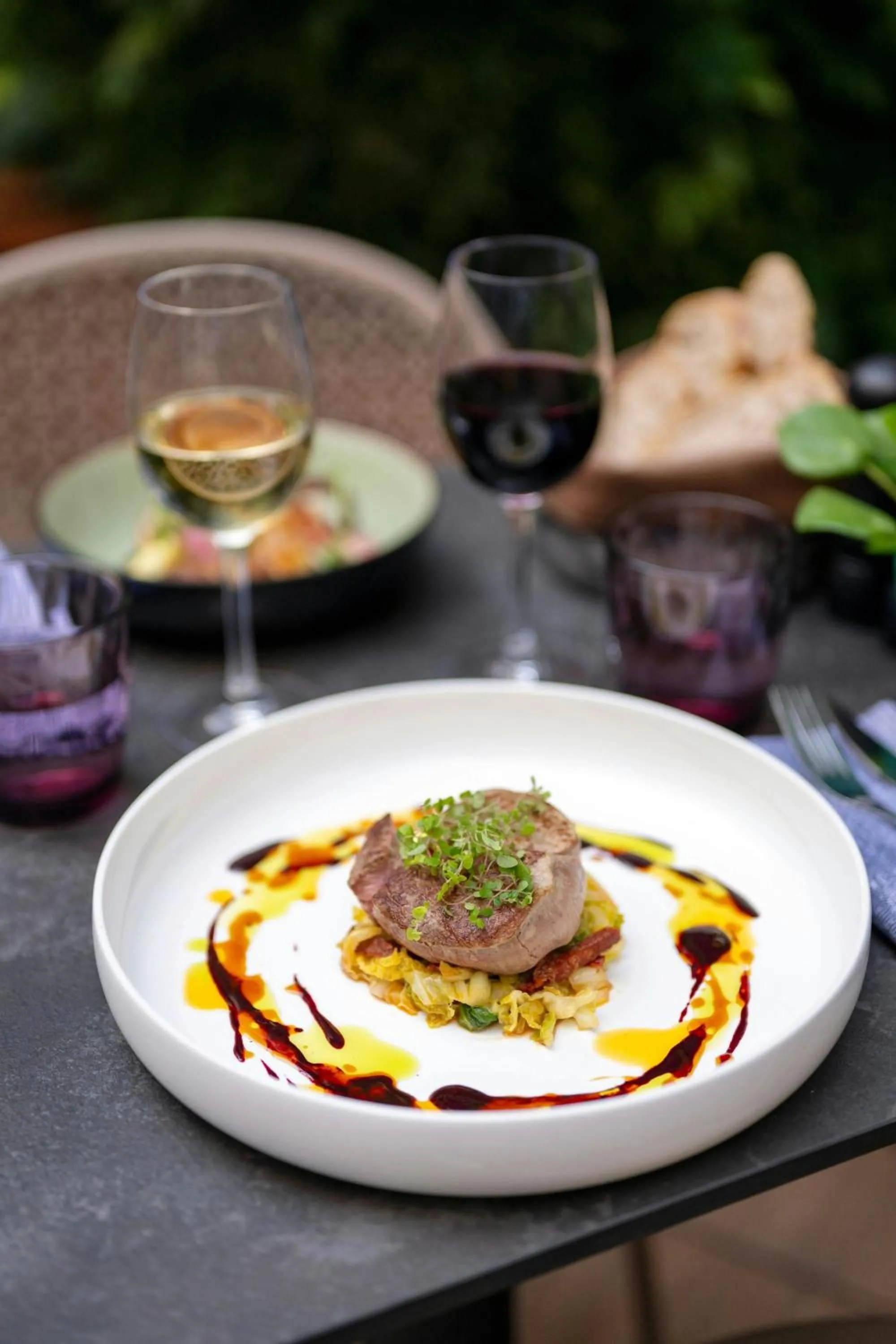 Restaurant/places to eat in Renaissance Paris Republique Hotel & Spa