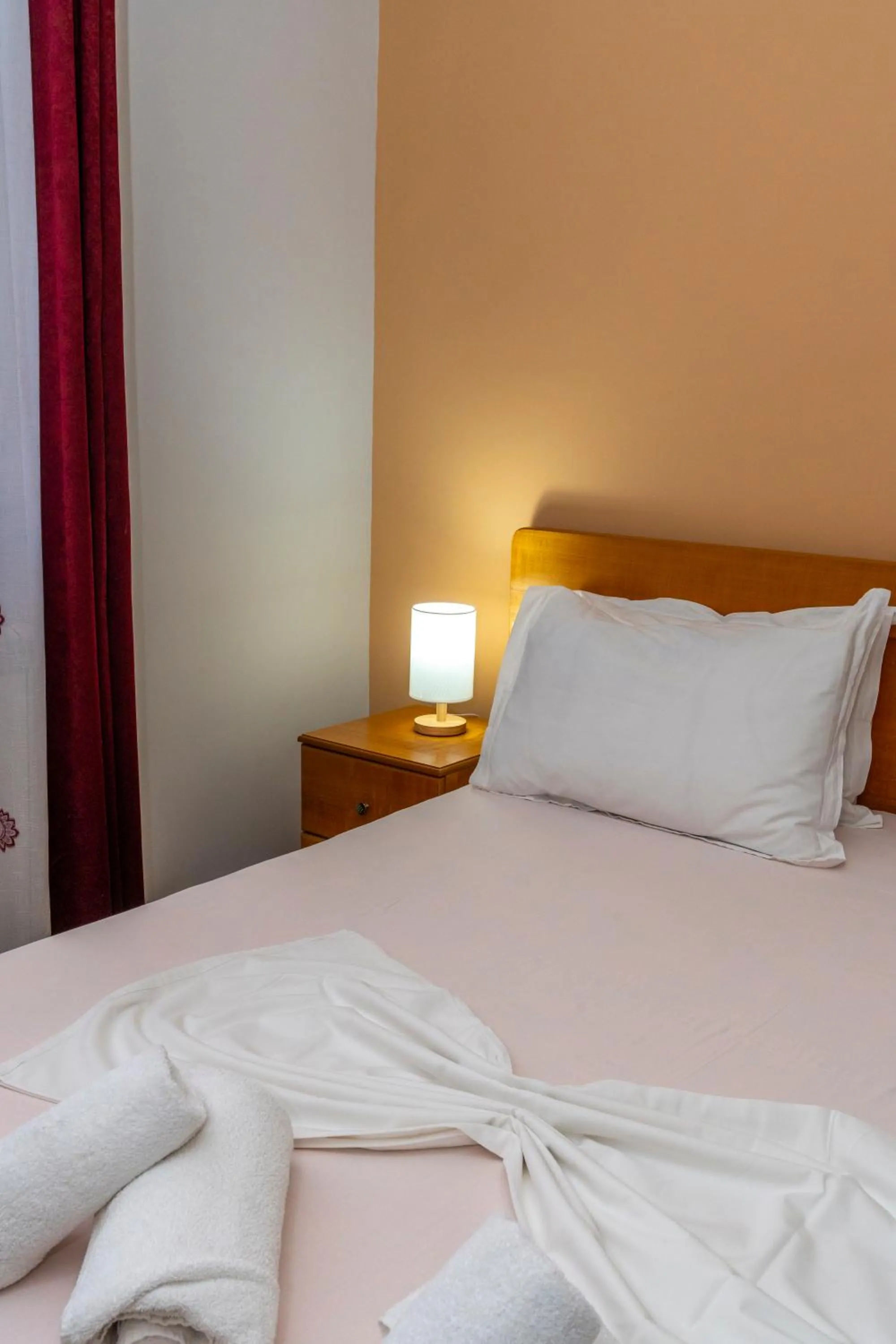 Bed in Hotel Shkodra L