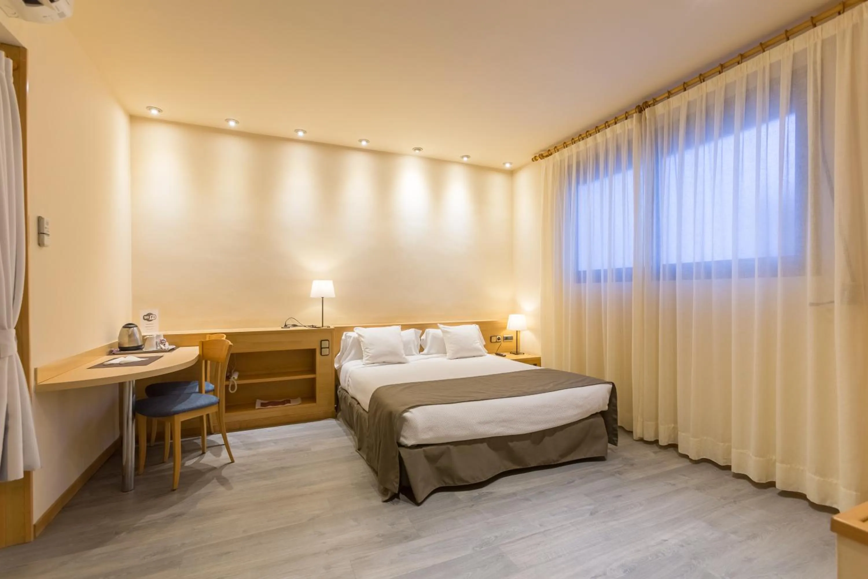 Photo of the whole room, Bed in Apartamentos DV