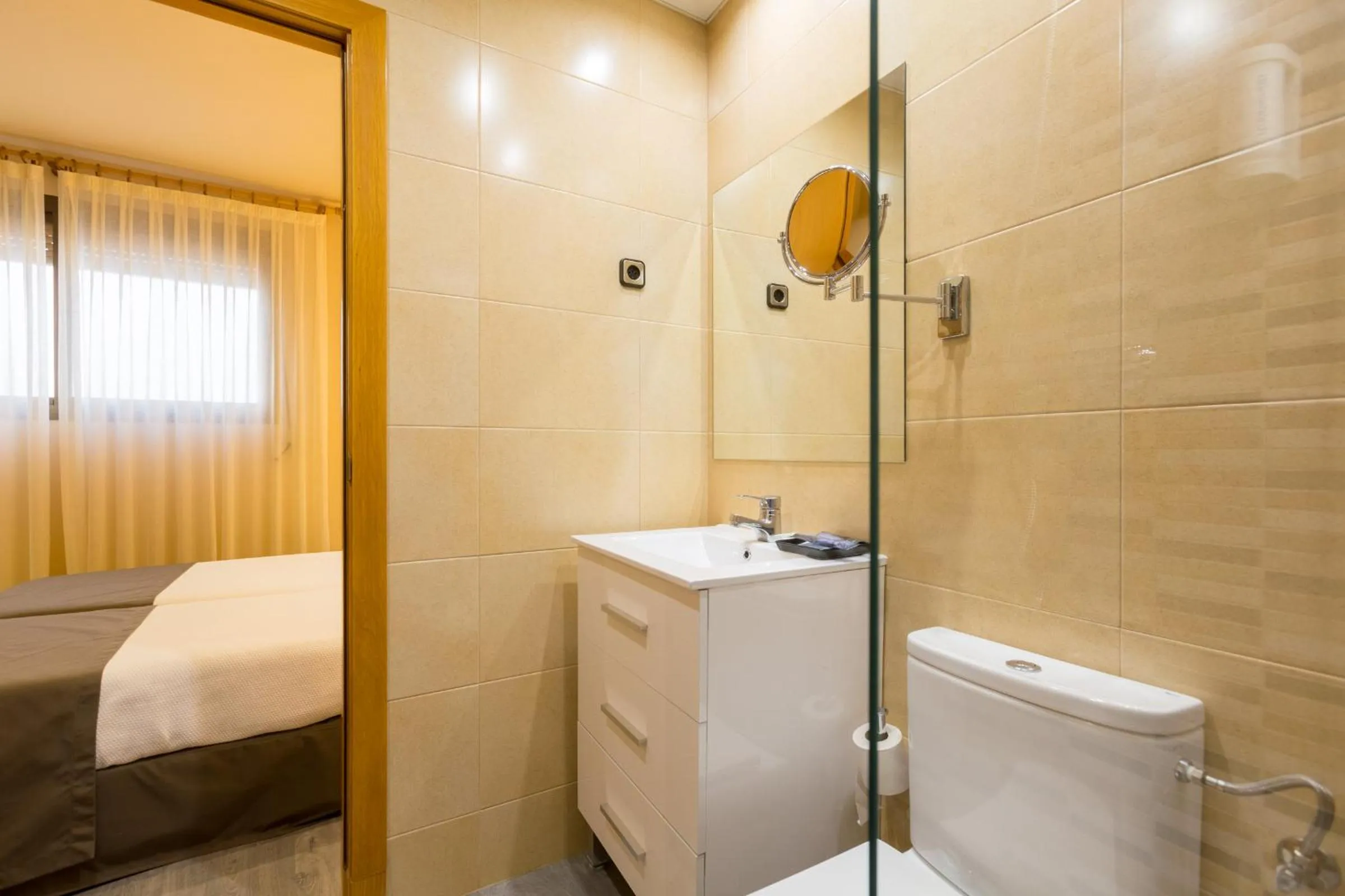 Shower in Apartamentos DV