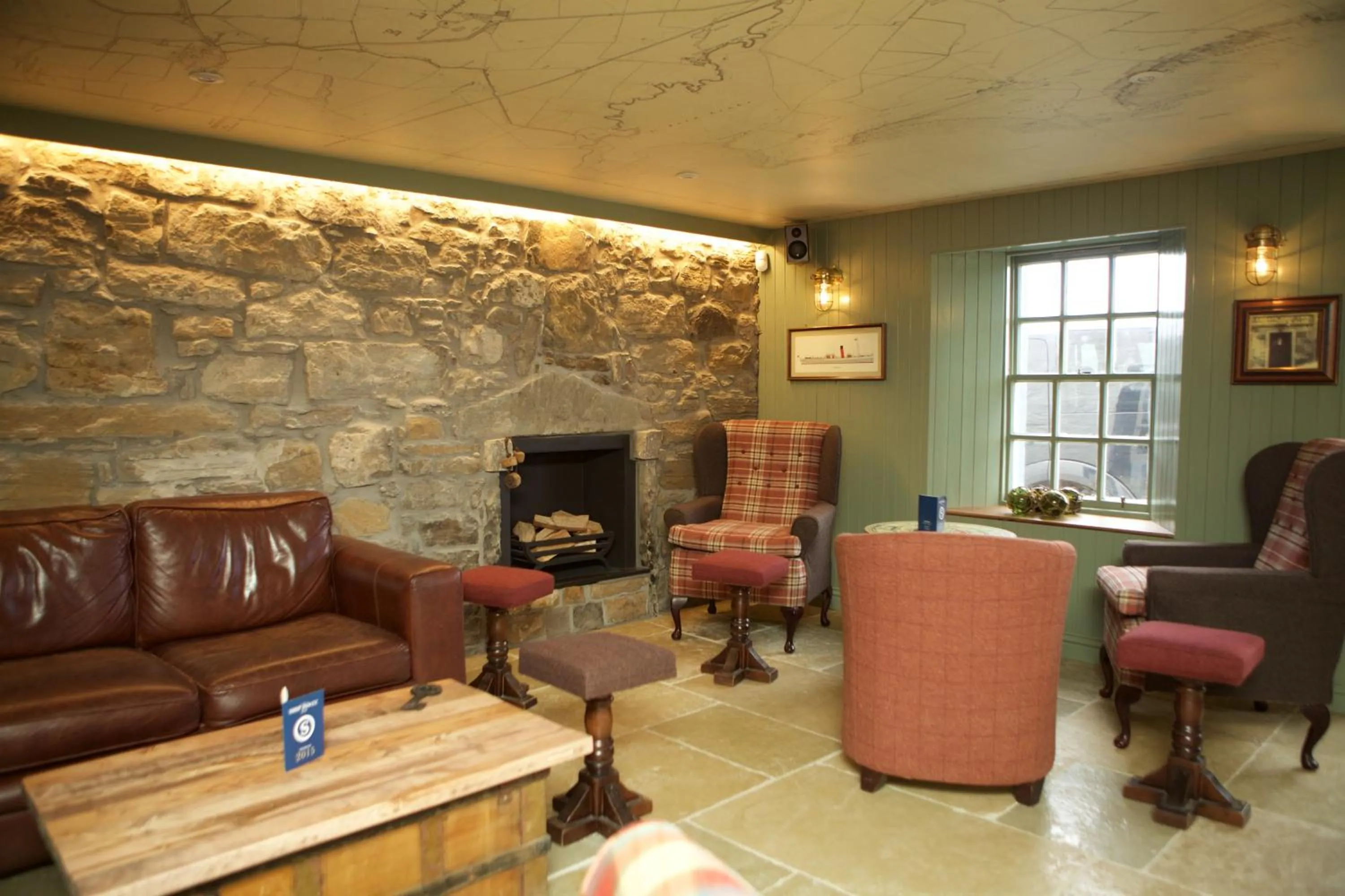 Restaurant/places to eat in The Ship Inn