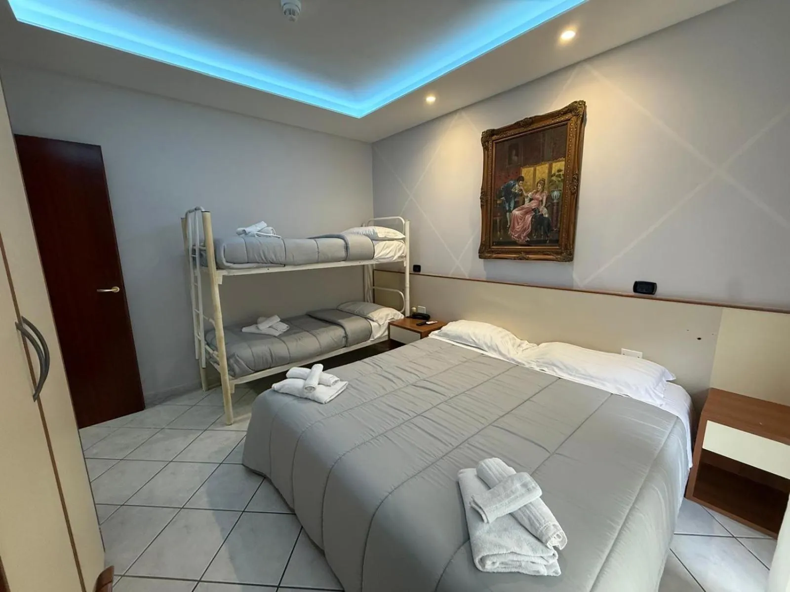 Bed in Hotel Happy Days