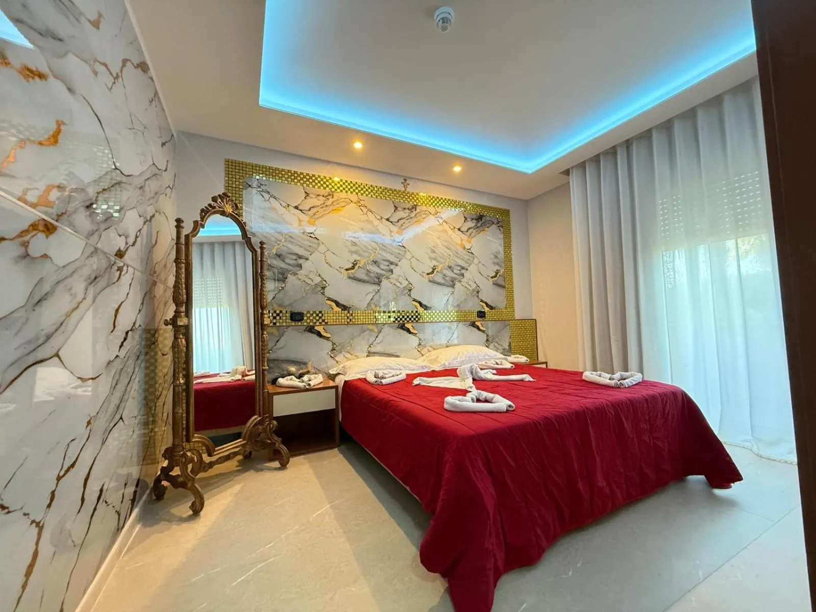 Bed in Hotel Happy Days