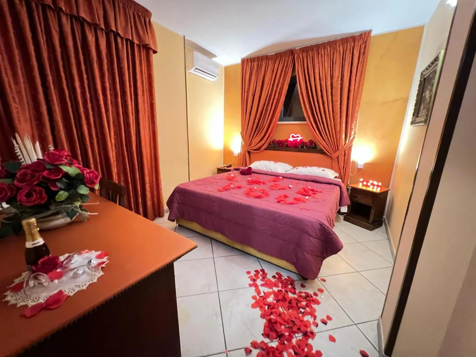 Bed in Hotel Happy Days