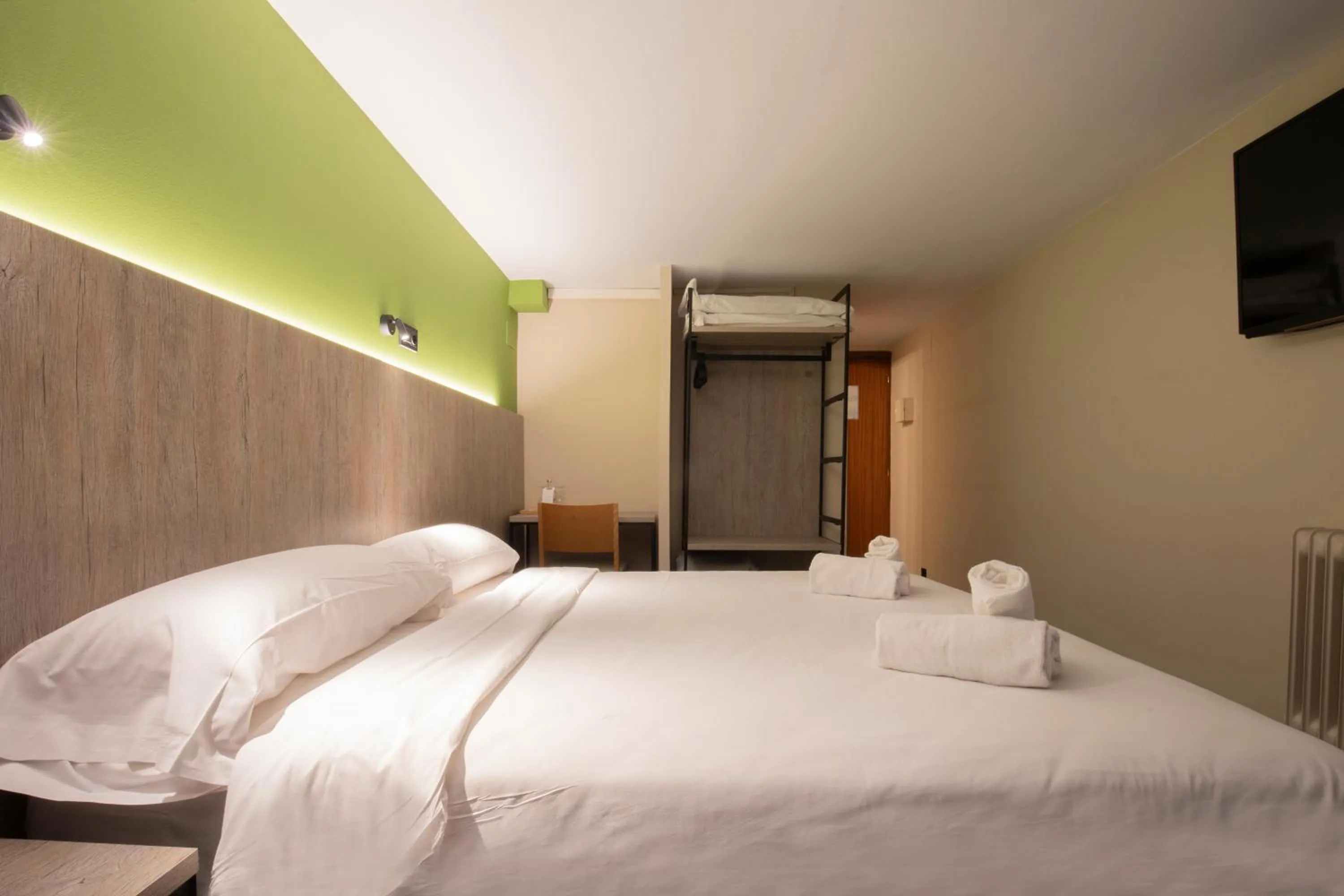 Bed in Pic Maià Mountain Hotel