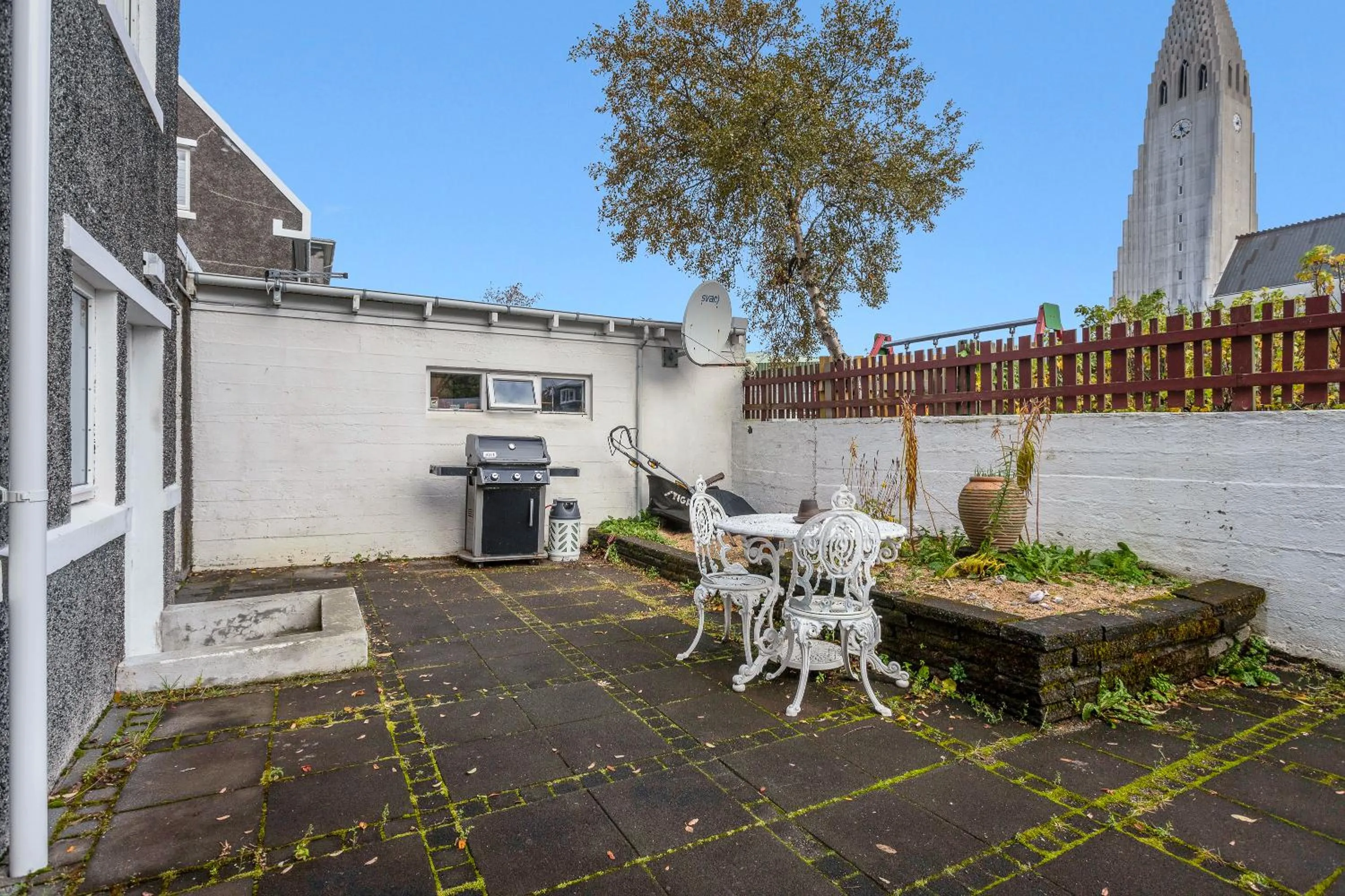 Inner courtyard view in Freyja Guesthouse & Suites