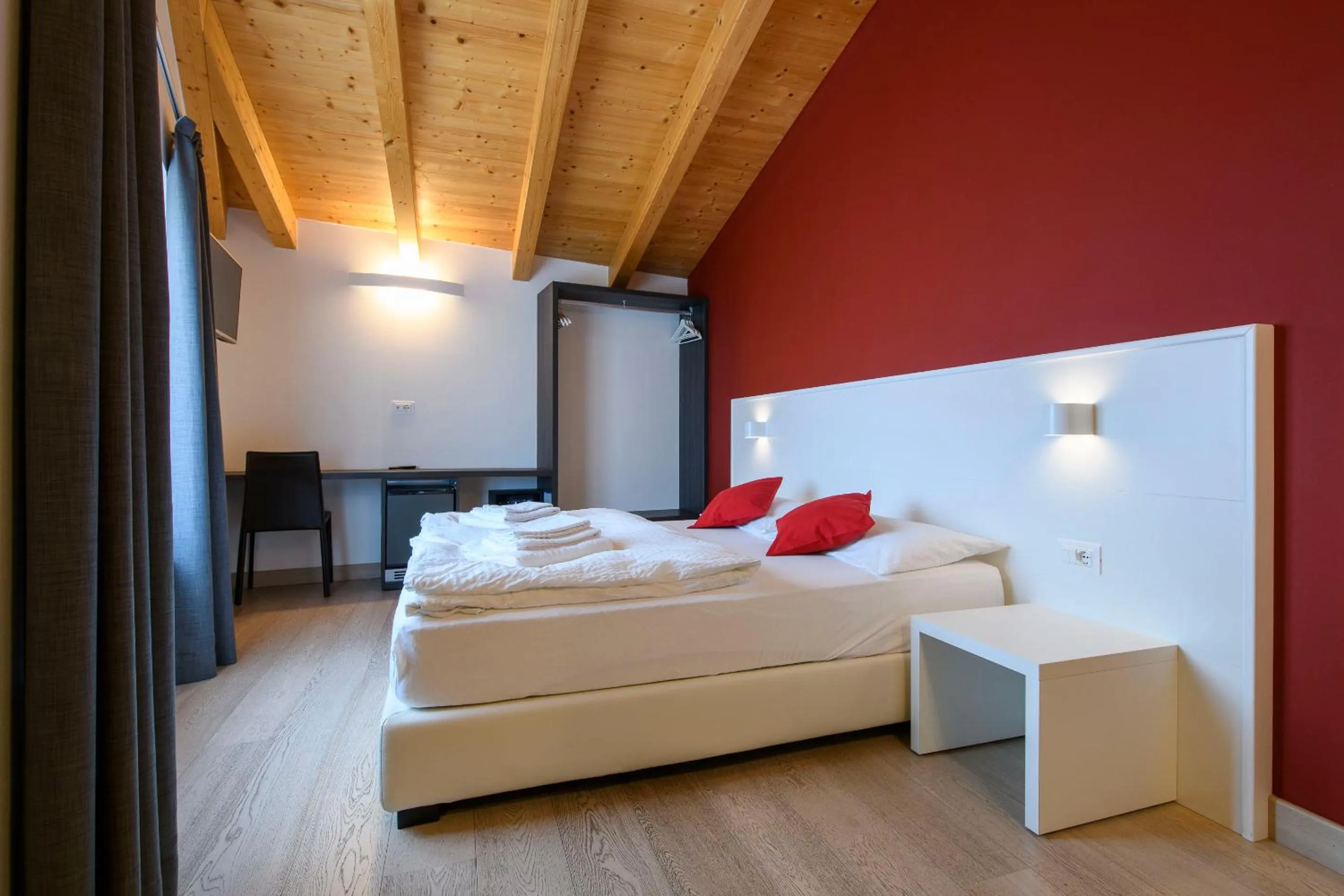 View (from property/room), Bed in Borgo San Nazzaro