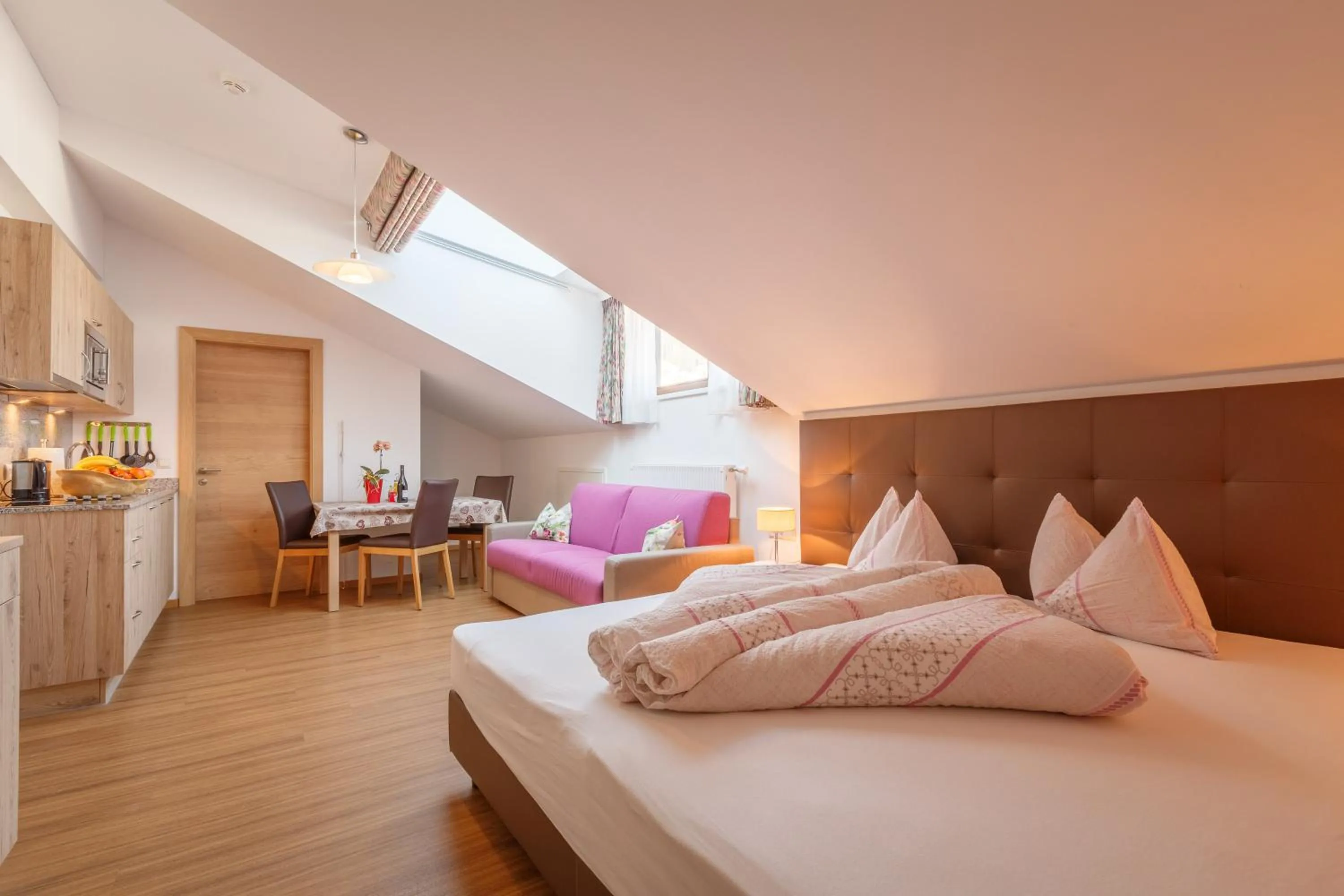 Photo of the whole room, Bed in Residence Silvia