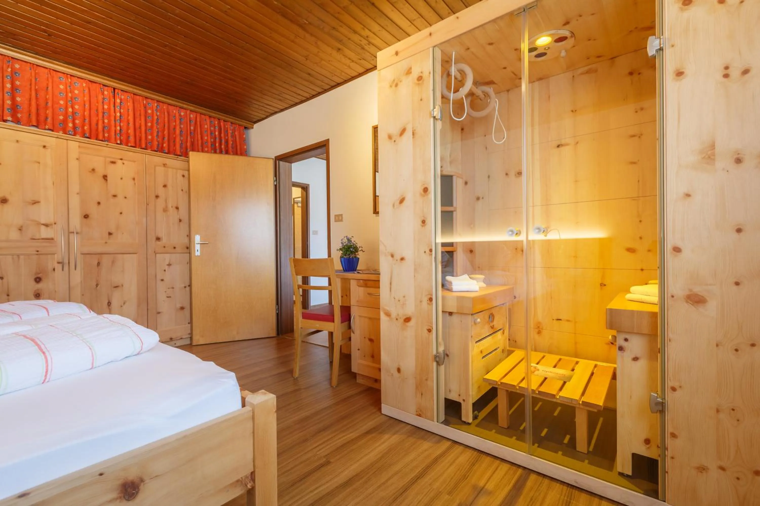 Decorative detail, Bed in Residence Silvia