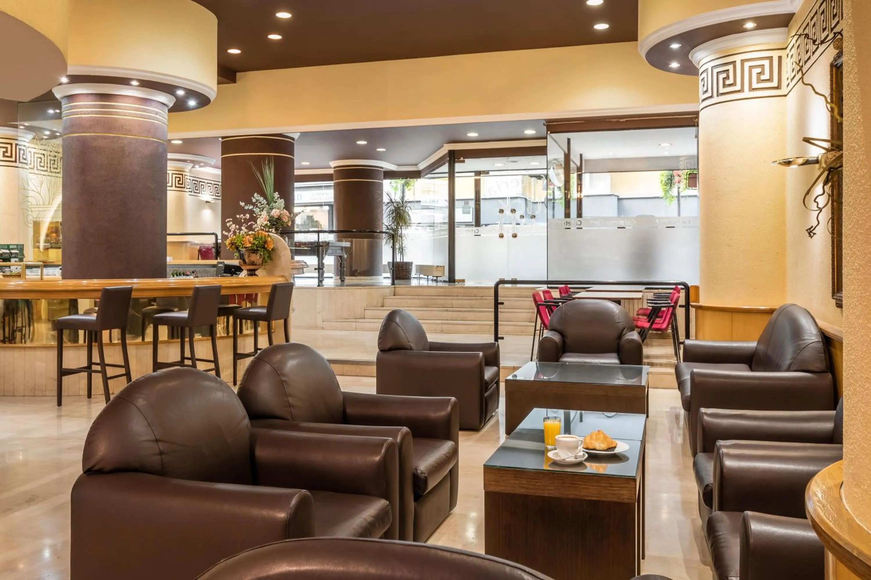 Lounge or bar in ALEGRIA President