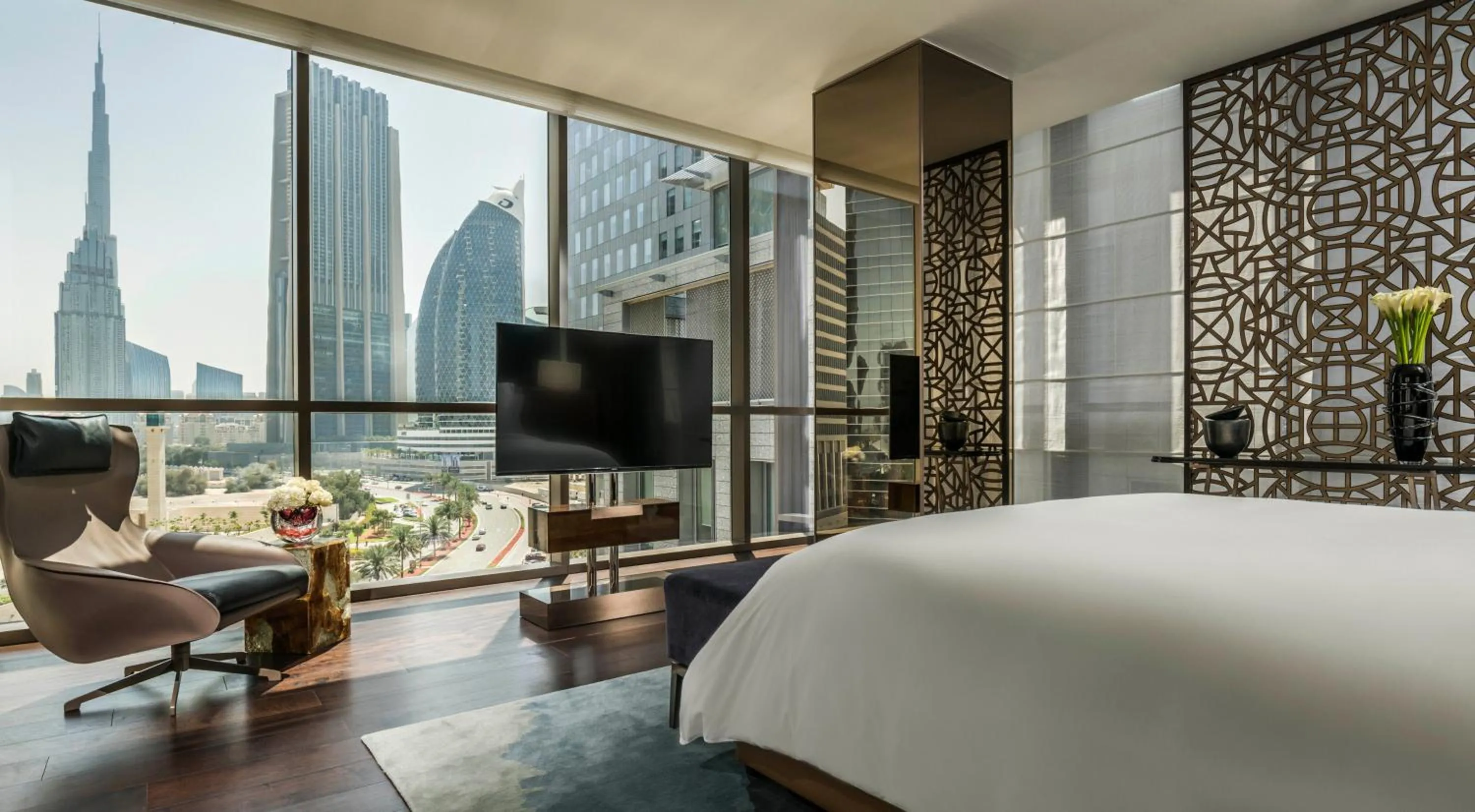 TV and multimedia, Bed in Four Seasons Hotel Dubai International Financial Centre