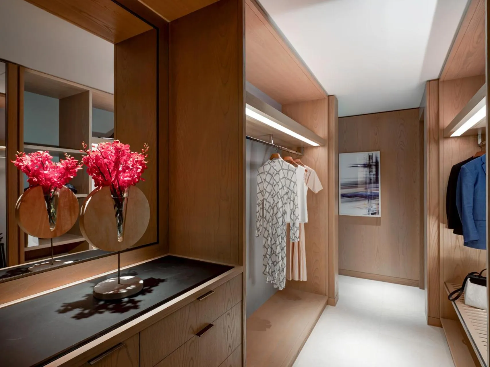 wardrobe in Four Seasons Hotel Dubai International Financial Centre
