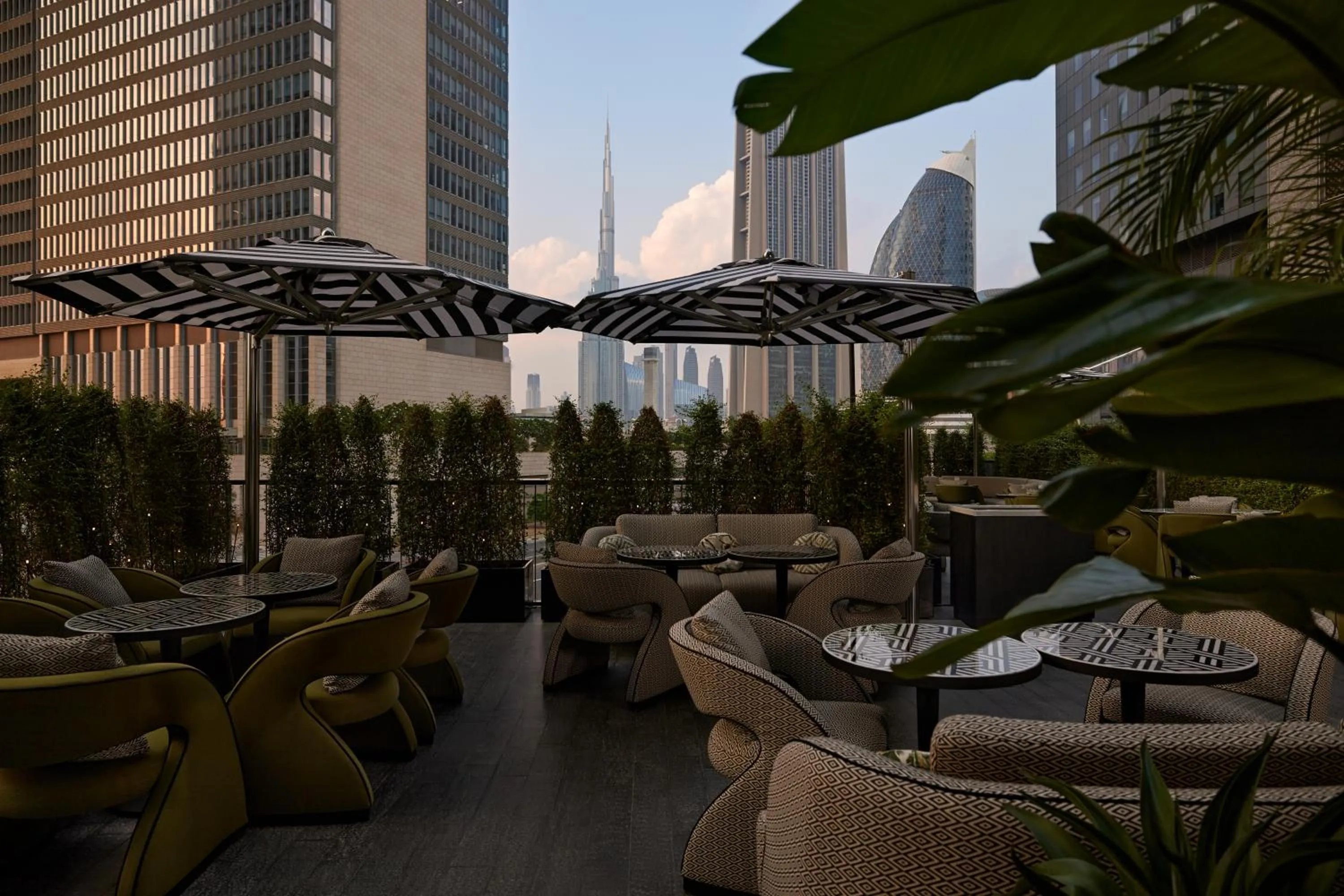 Lounge or bar in Four Seasons Hotel Dubai International Financial Centre