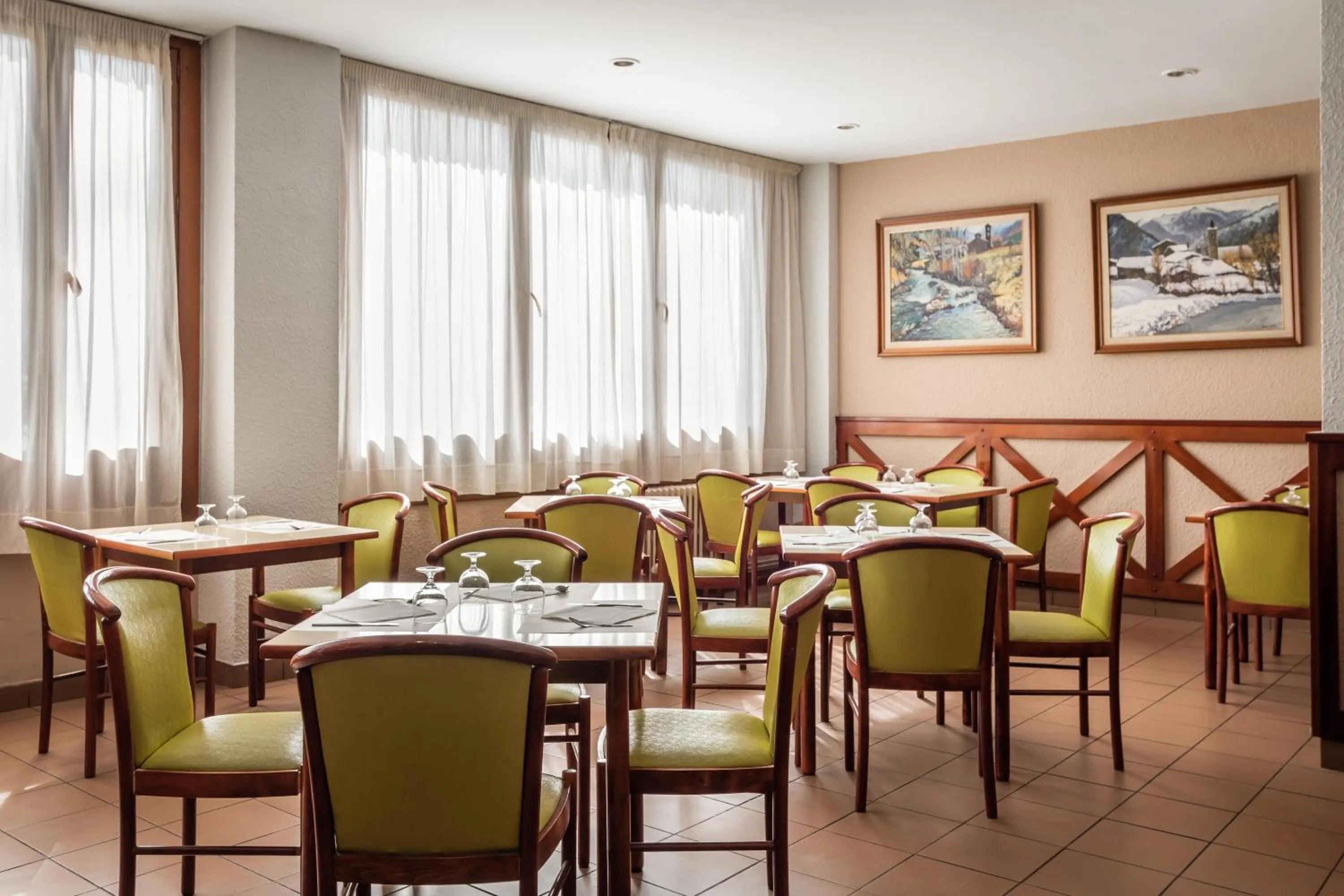 Restaurant/places to eat in Hotel Sant Jordi by ALEGRIA