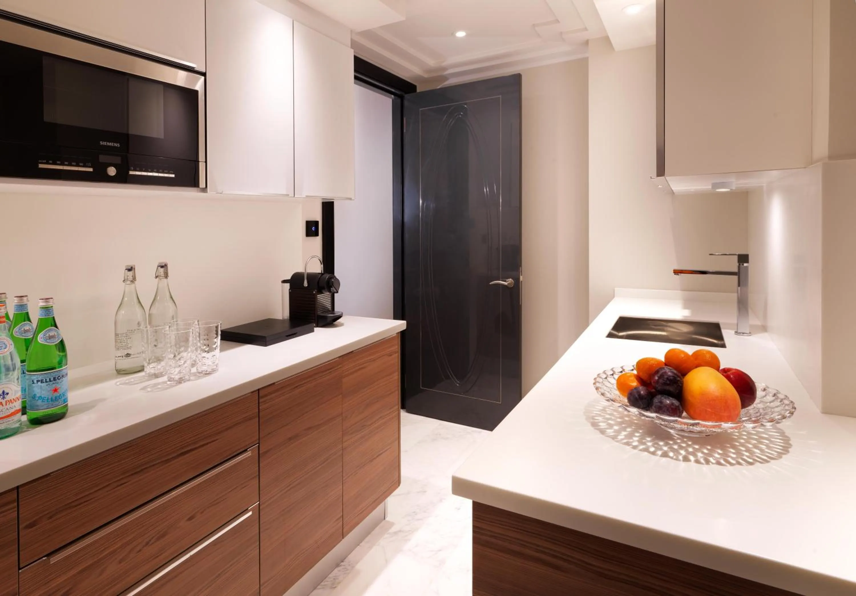 Dining area in Four Seasons Hotel Abu Dhabi at Al Maryah Island