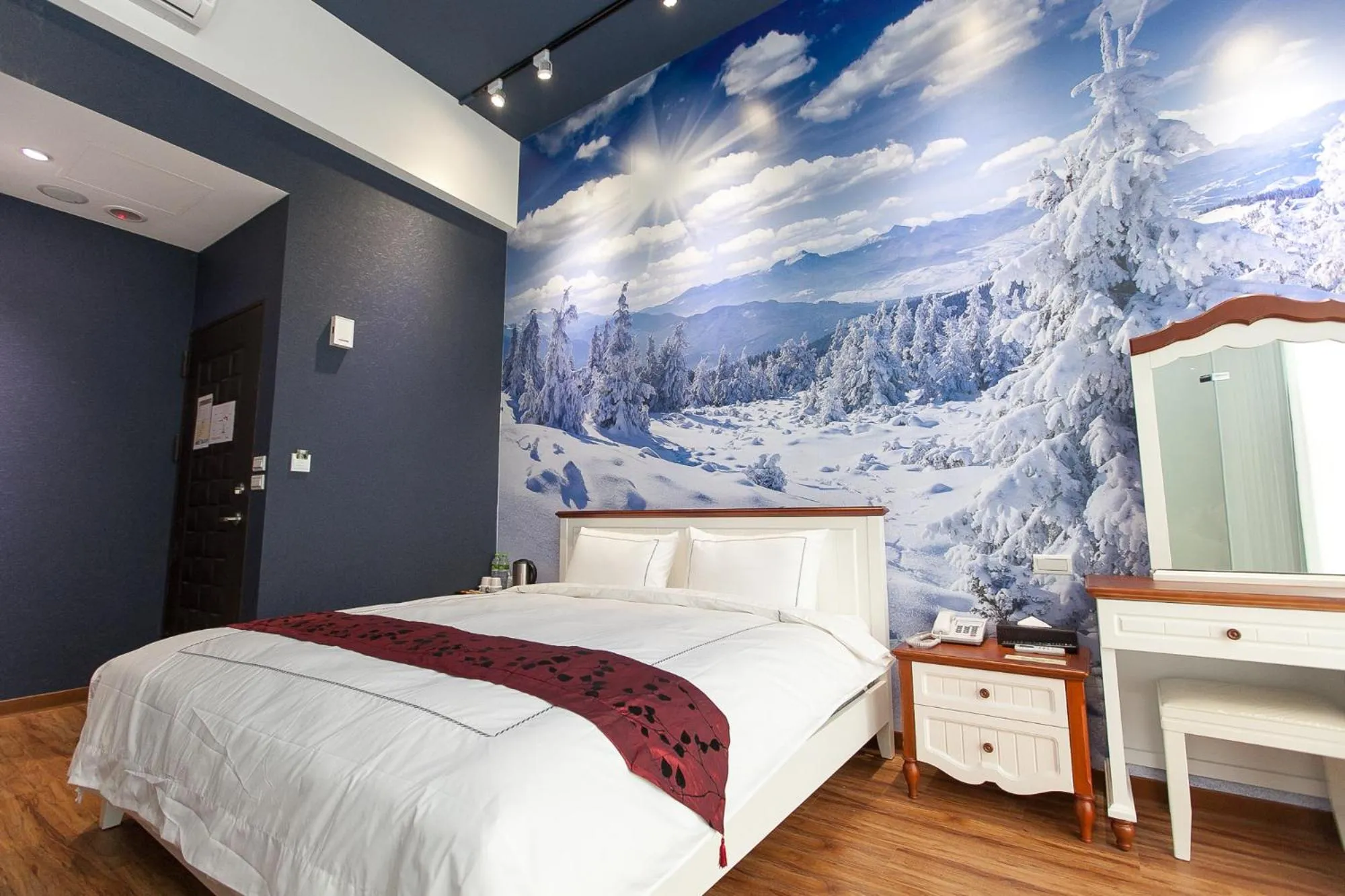 Photo of the whole room, Bed in Duoai Mineral Spring