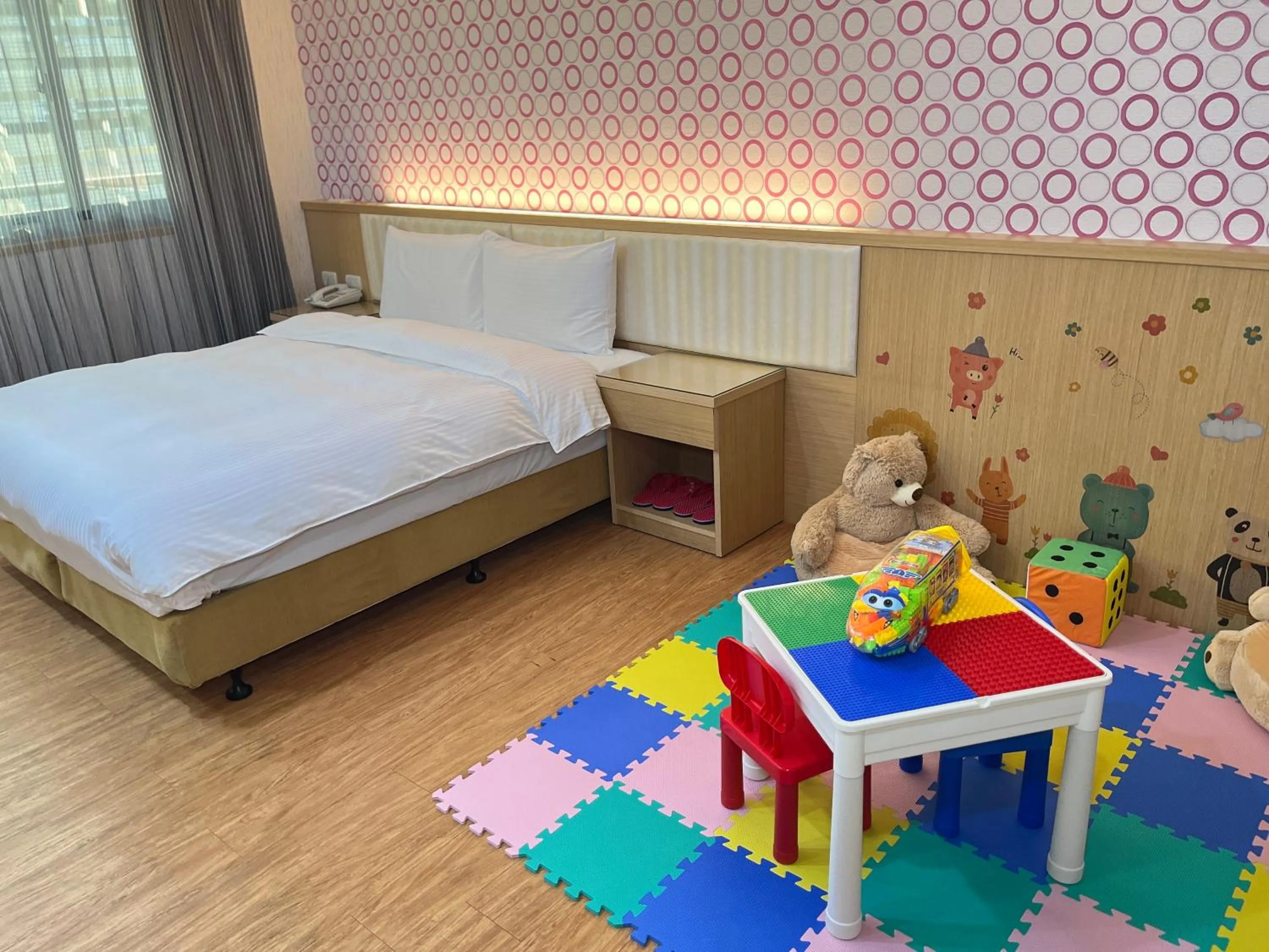 Photo of the whole room, Bed in Mei Hotel