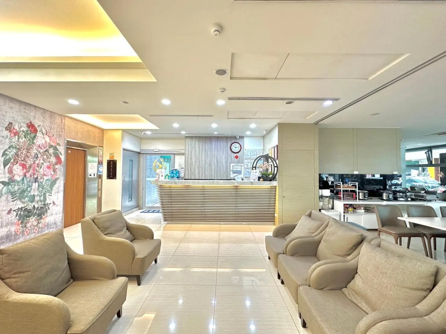 Living room in Mei Hotel