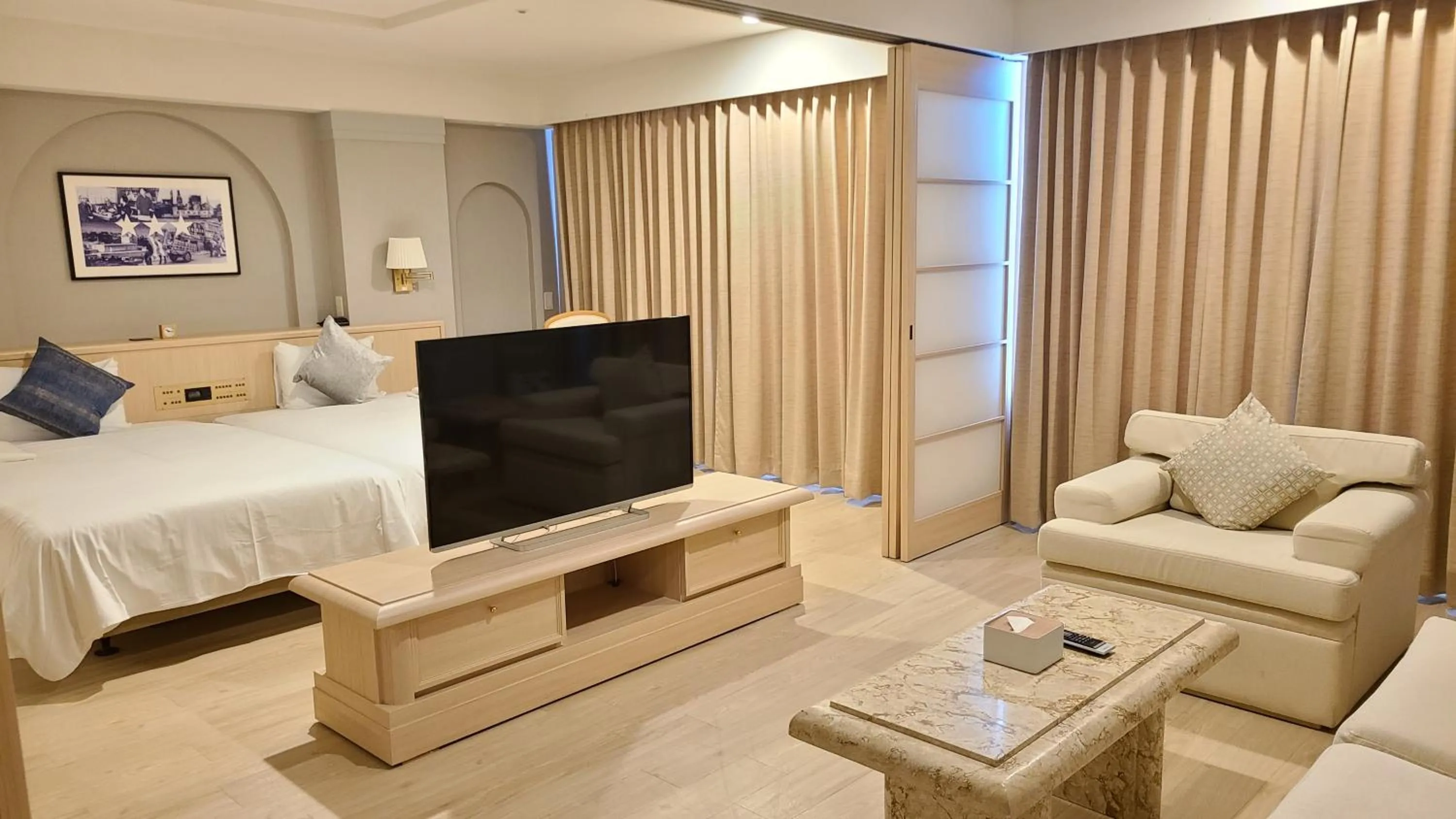 Junior Suite Twin Room - Non-Smoking in 琉球オリオンホテル 那覇国際通り