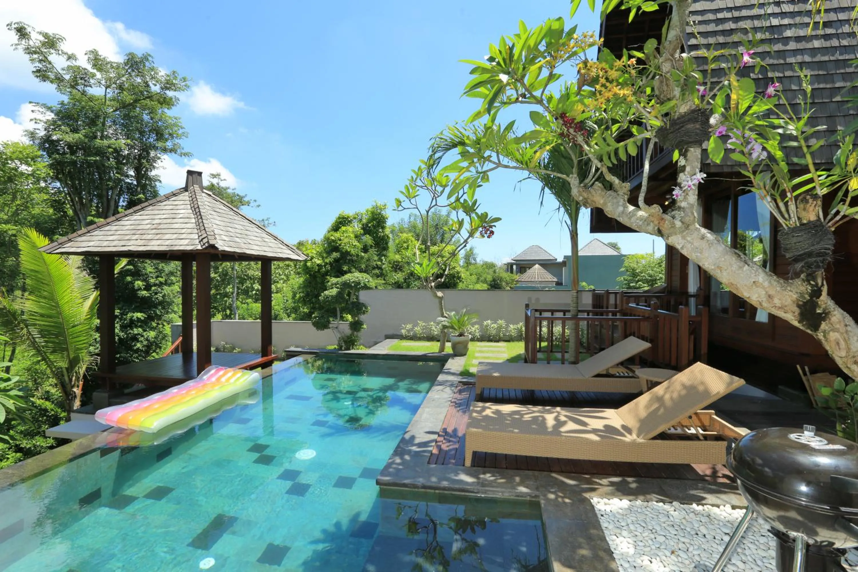 Swimming pool in Raja Woods Villa