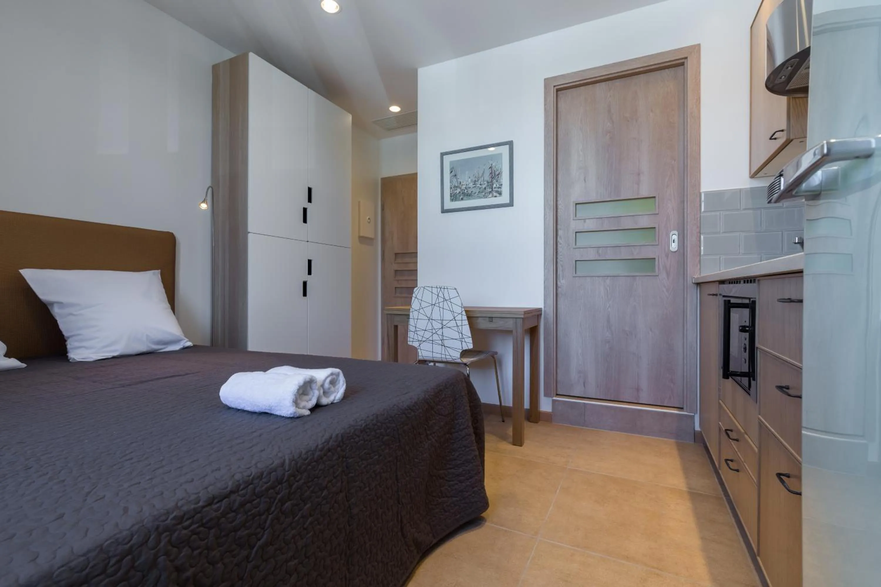 Photo of the whole room, Bed in Palais Saint Pierre