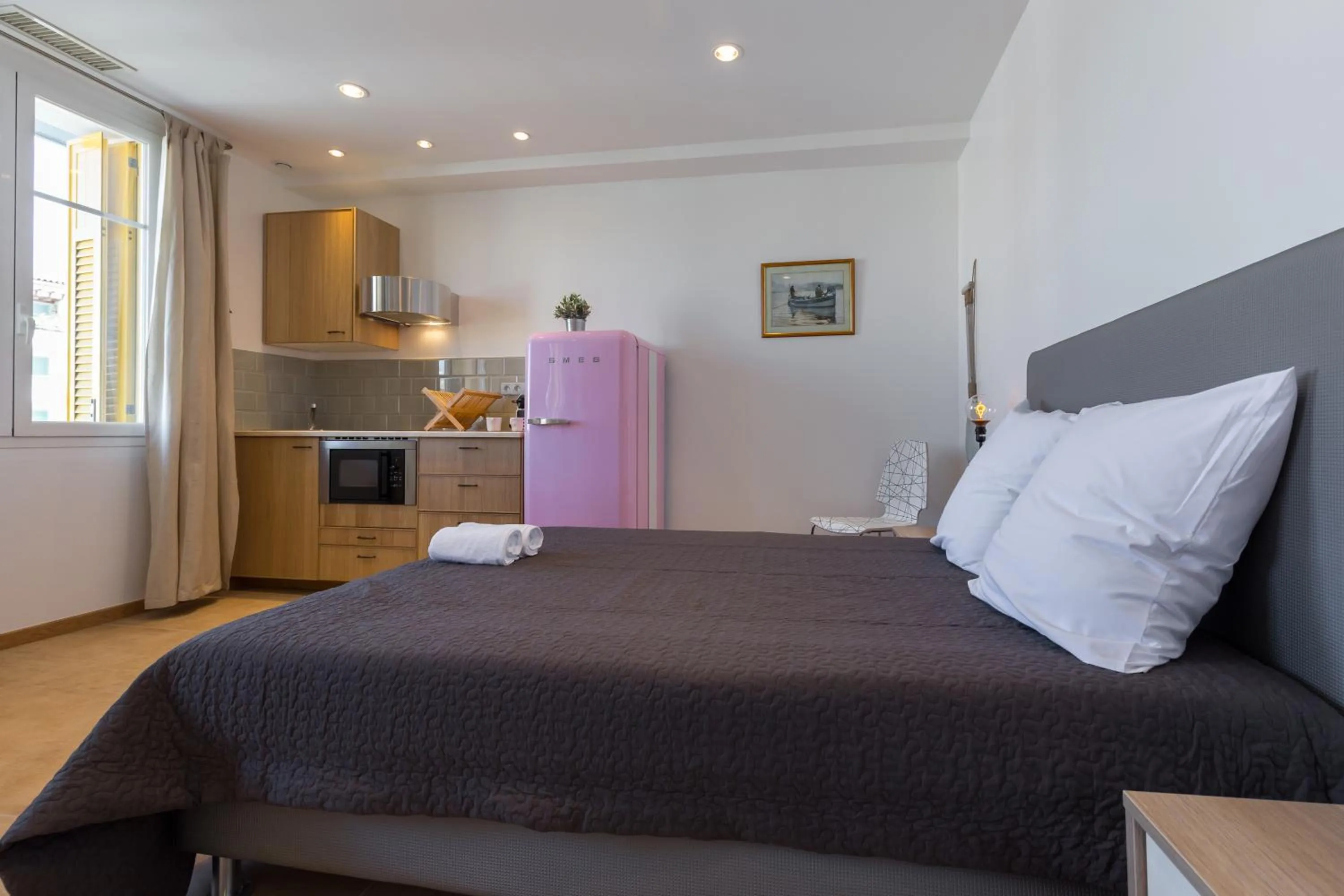 Photo of the whole room, Bed in Palais Saint Pierre