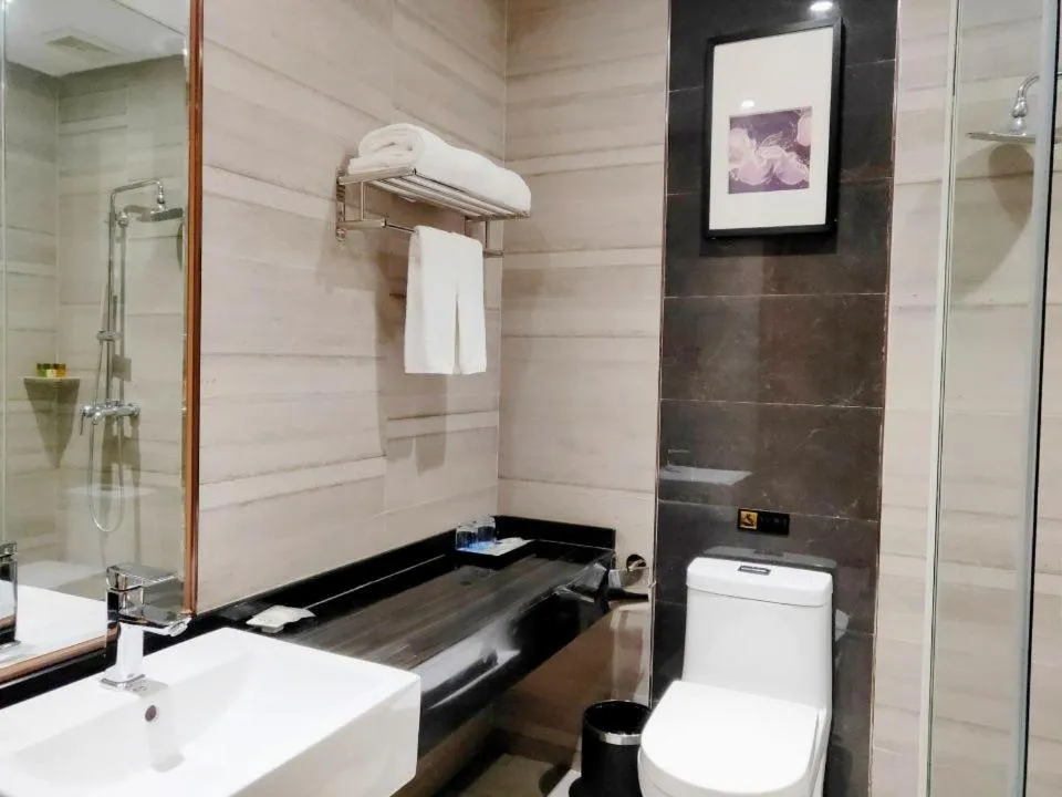 lnsail Hotel Shenzhen Luohu Port Railway Station