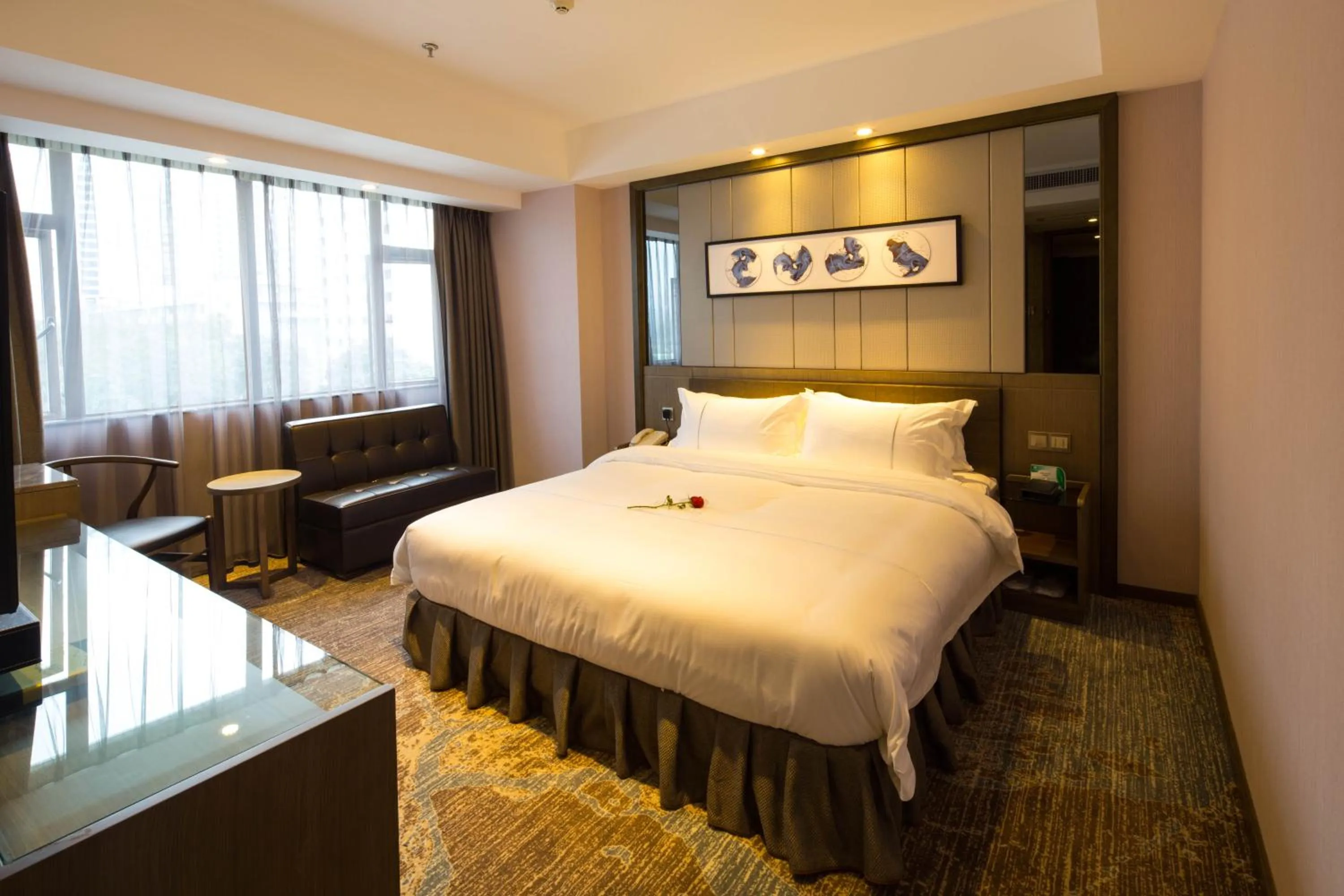 Photo of the whole room in lnsail Hotel Shenzhen Luohu Port Railway Station