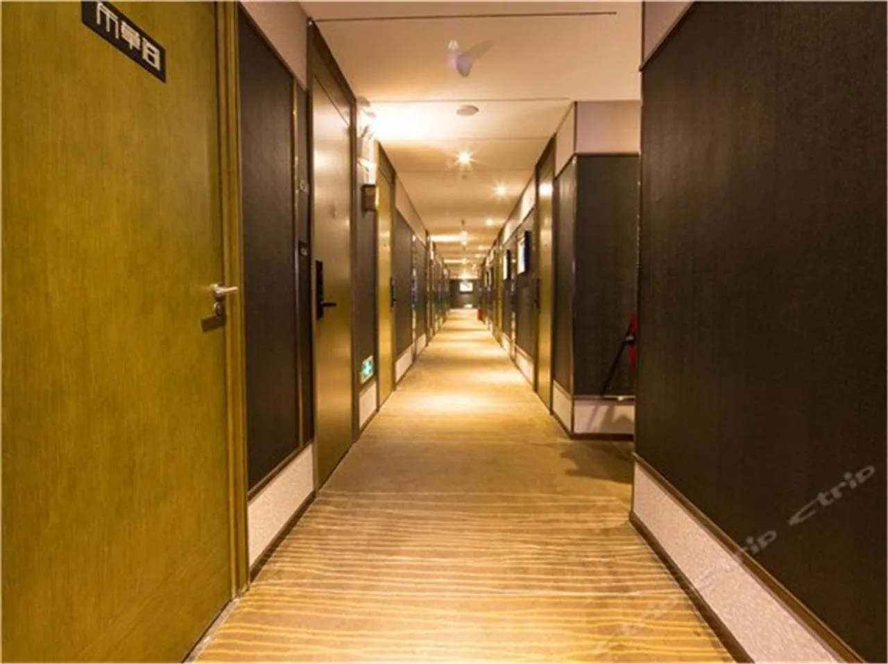 On site in lnsail Hotel Shenzhen Luohu Port Railway Station