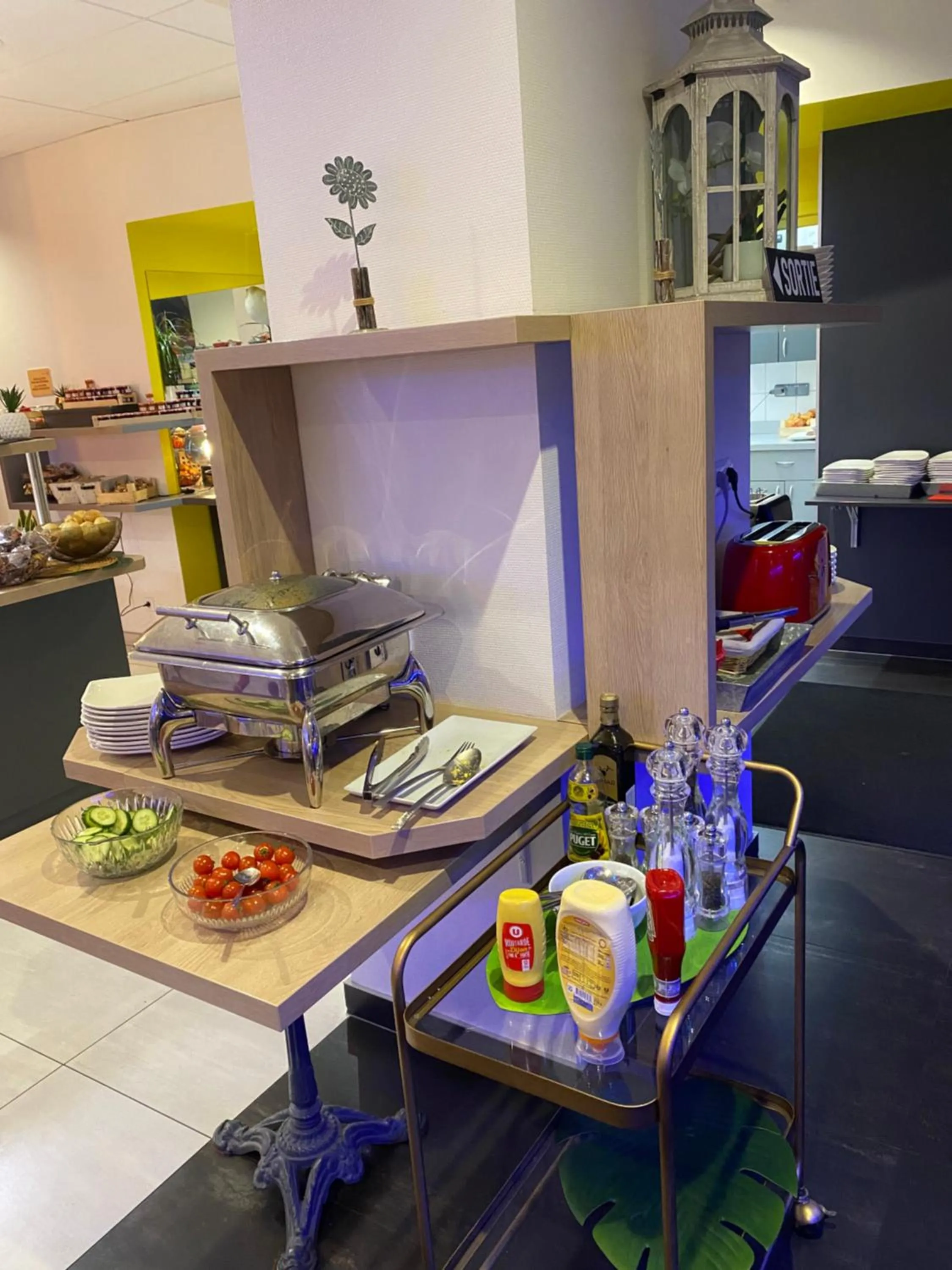 Buffet breakfast in Colmar Hotel