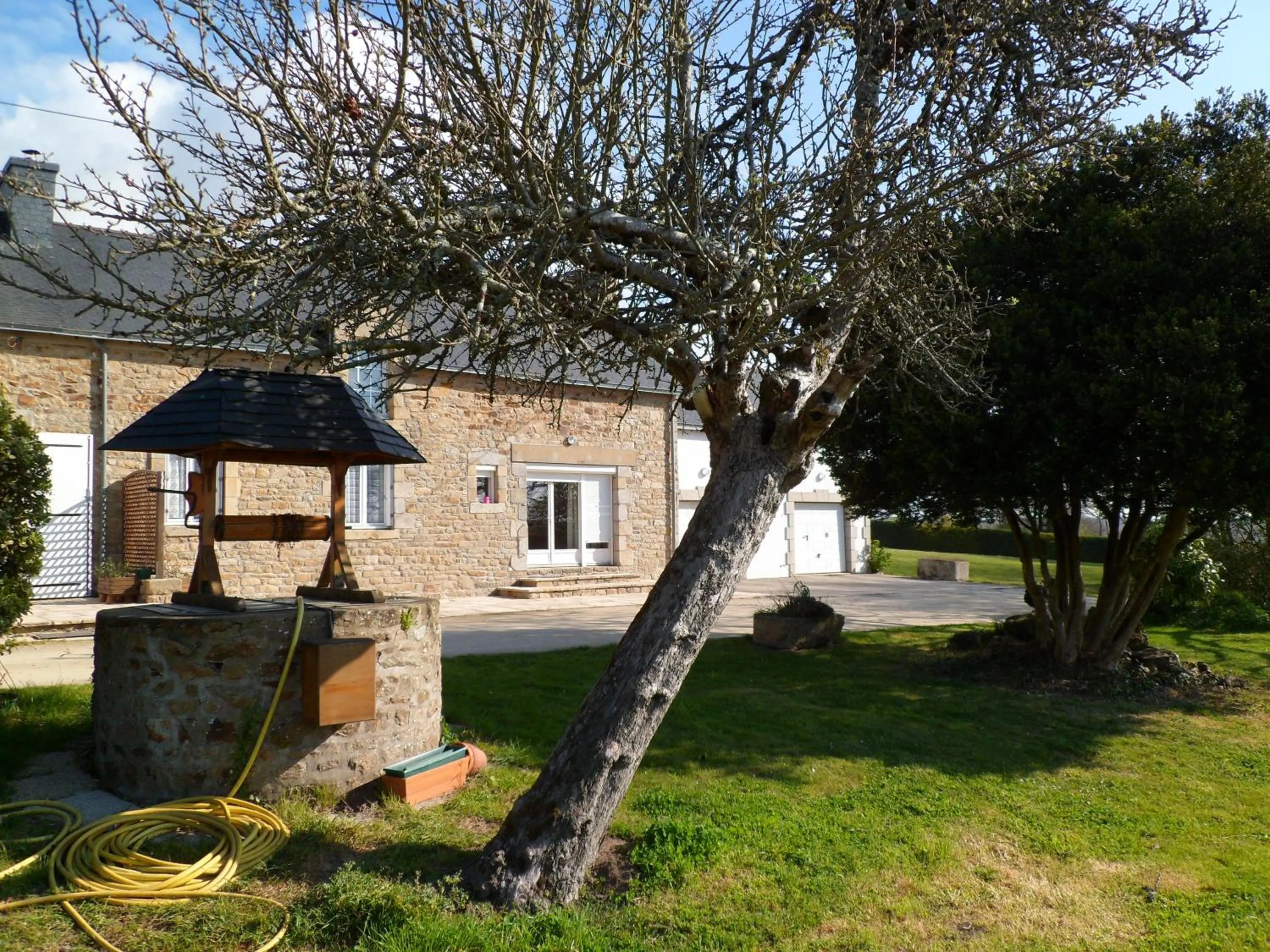 Facade/entrance in Farmhouse in an amazing private park