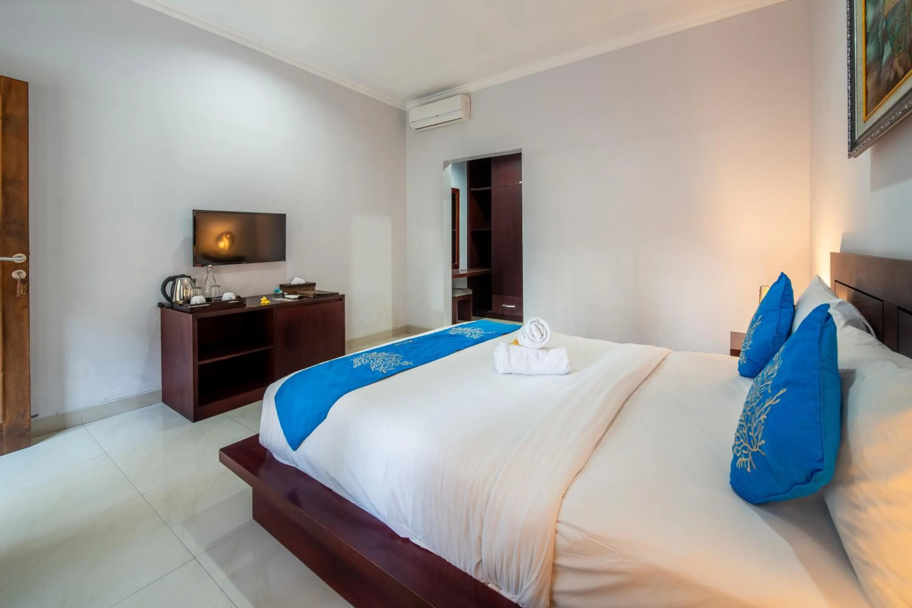 Bedroom, Bed in The Kutaya